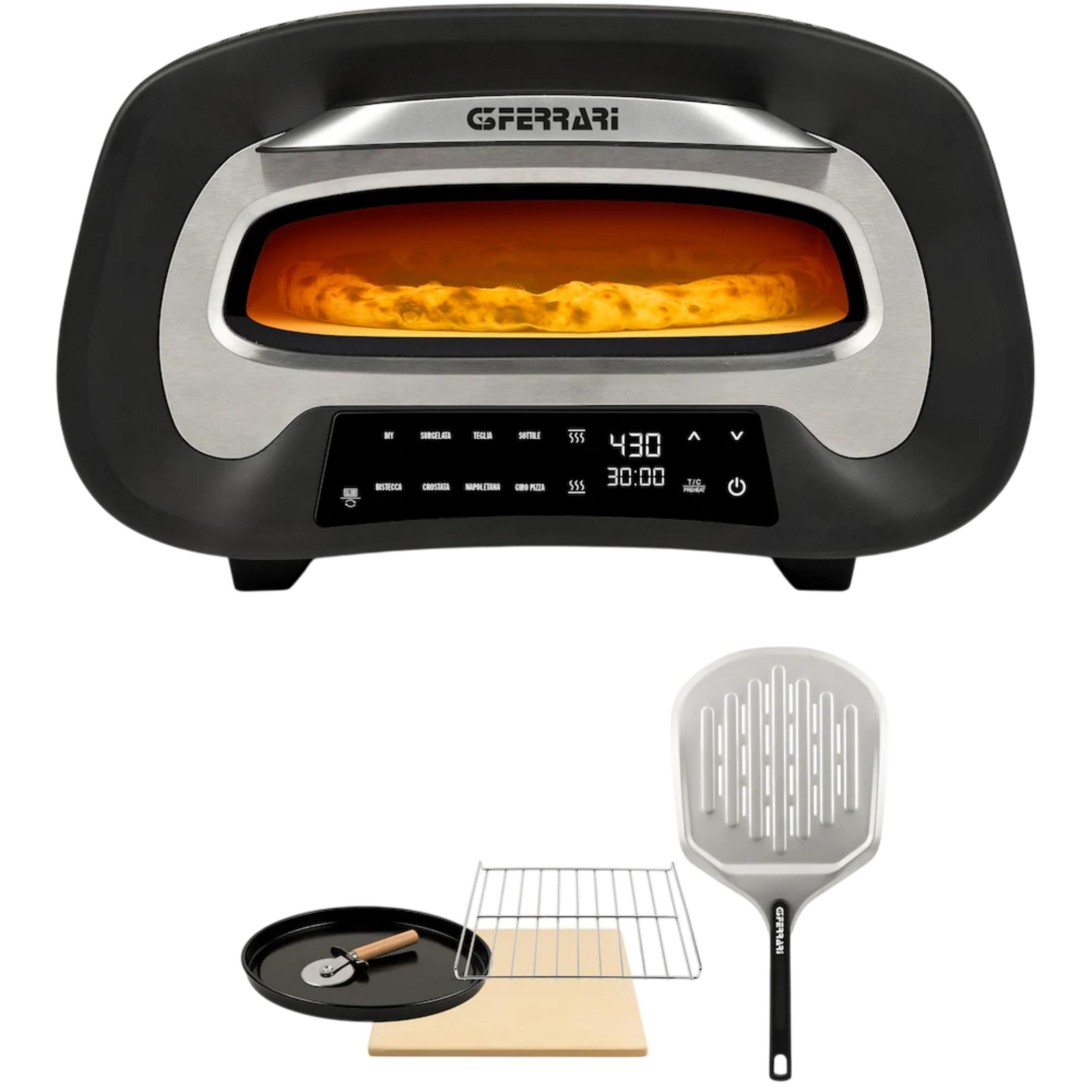 Un forno per pizza con una pizza che cuoce all'interno e accessori come pala.