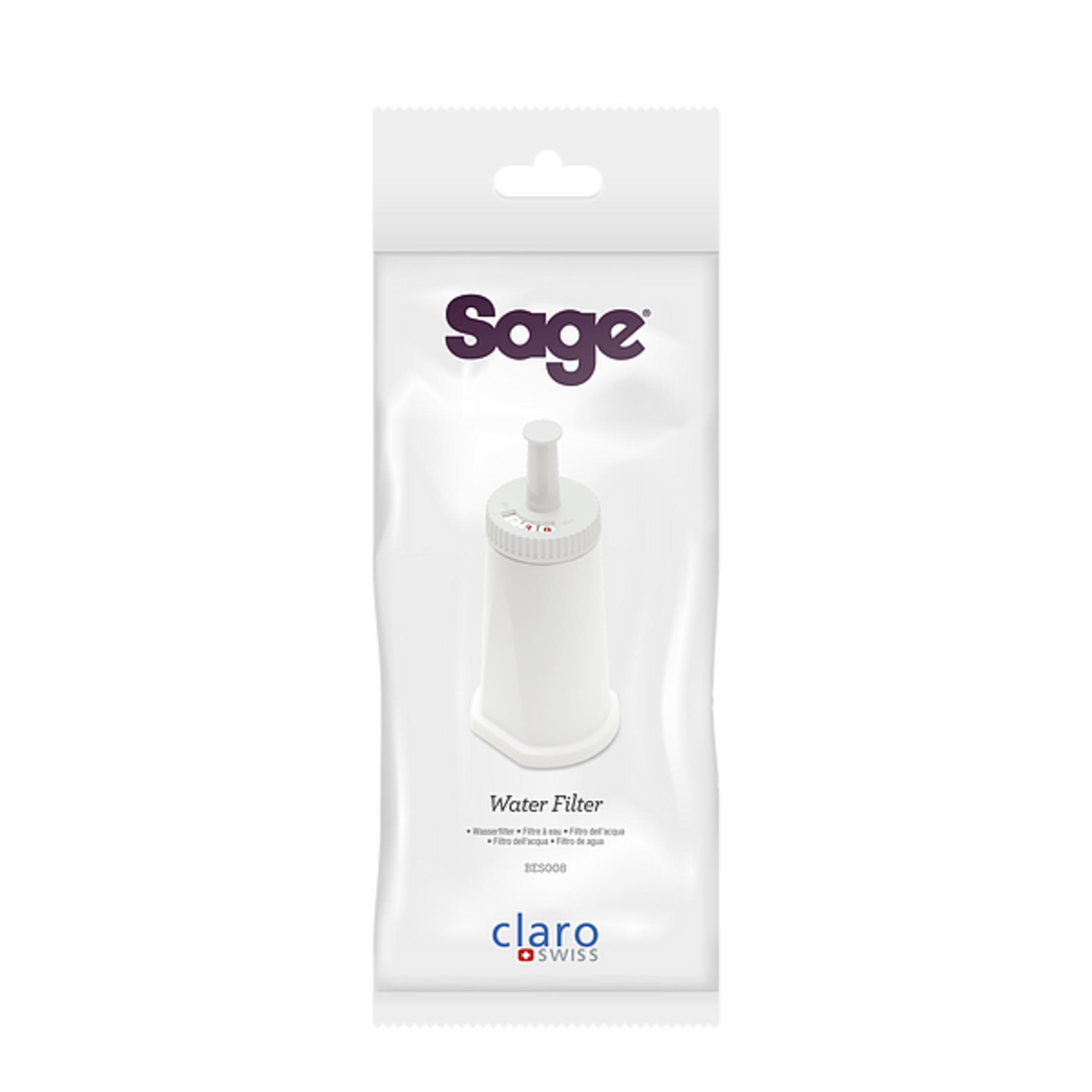 Confezione di un filtro acqua bianco con logo Sage e Claro Swiss.
