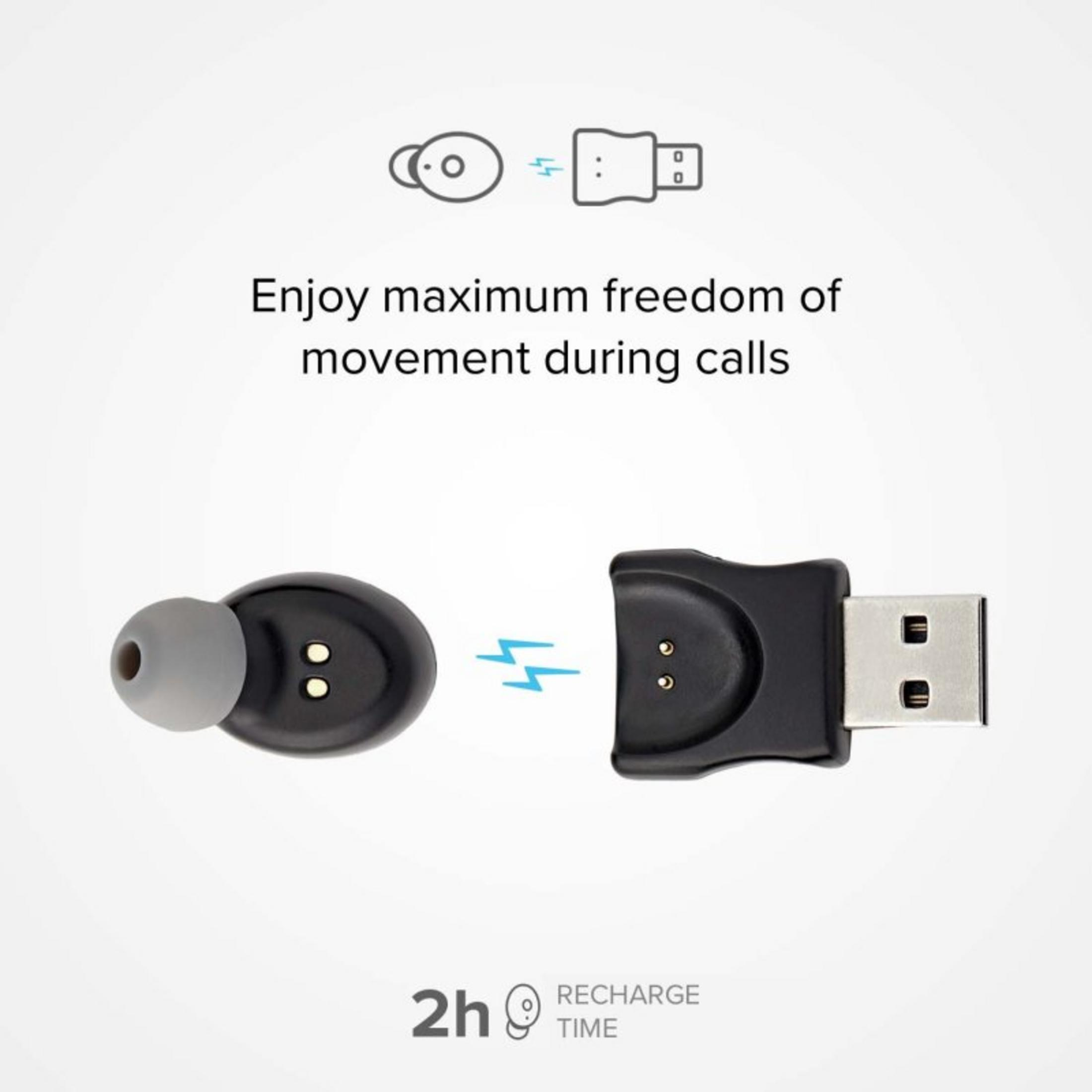 Un auricolare nero e un adattatore USB con contatti di ricarica.