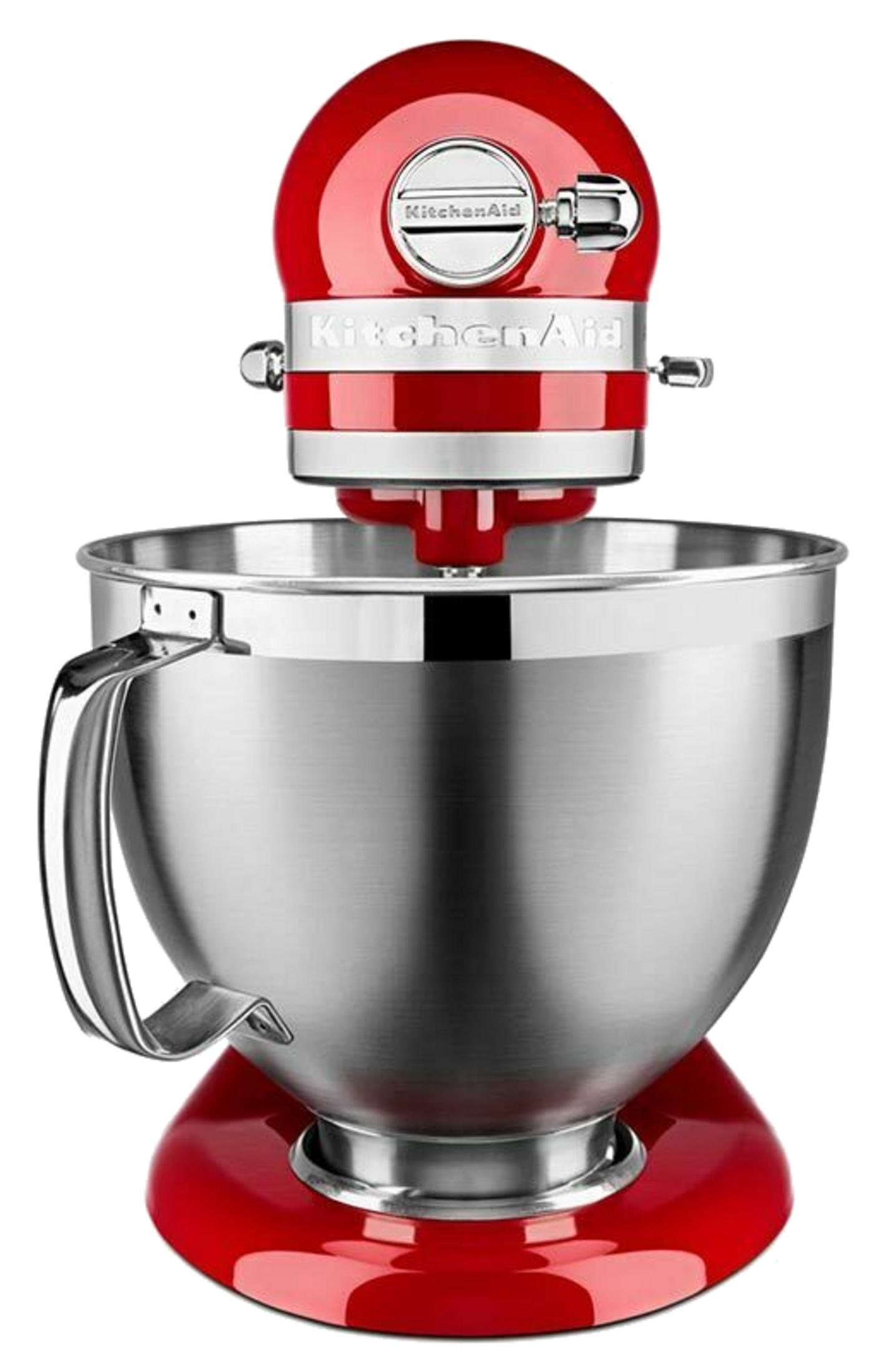 Czerwony robot kuchenny KitchenAid ze srebrną misą i chromowanymi detalami, na białym tle.