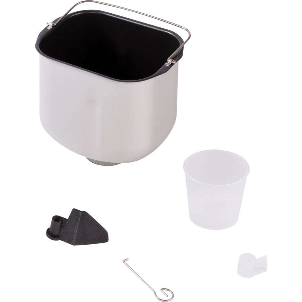 Forma do pieczenia z uchwytem, mieszadło, miarka i łyżka na białym tle.