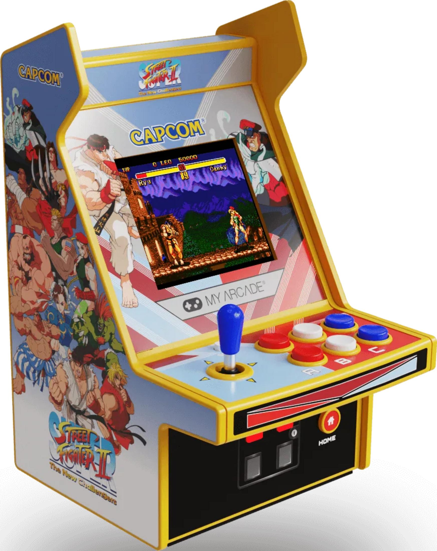 Żółty automat z grafiką Street Fighter II i joystickiem.