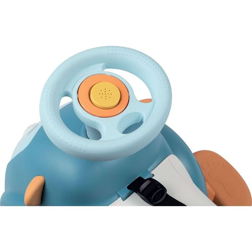 Jasnoniebieska kierownica zabawki z pomarańczowym klaksonem i żółtymi przyciskami.