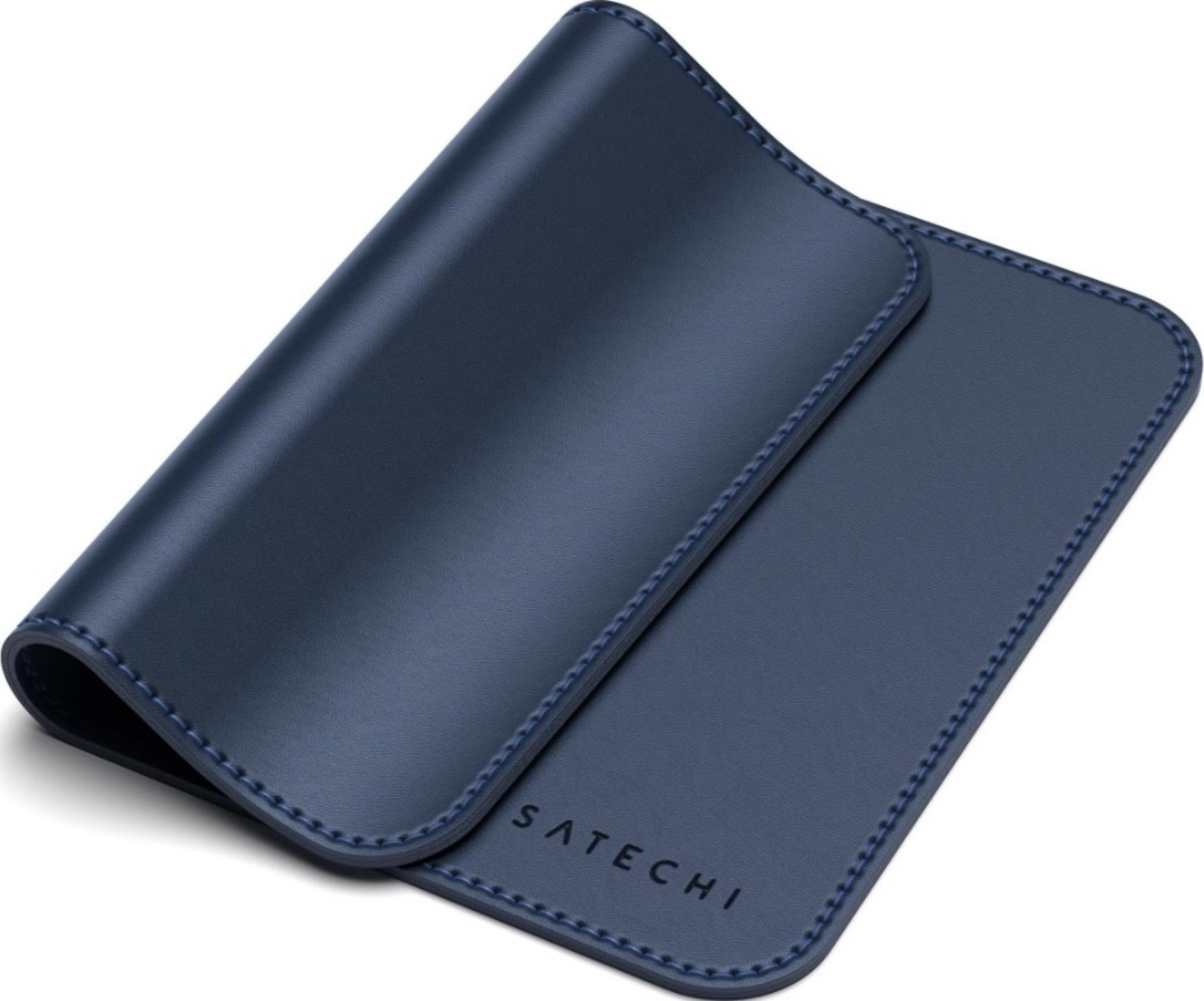 Due custodie in pelle blu scuro con cuciture su sfondo bianco.