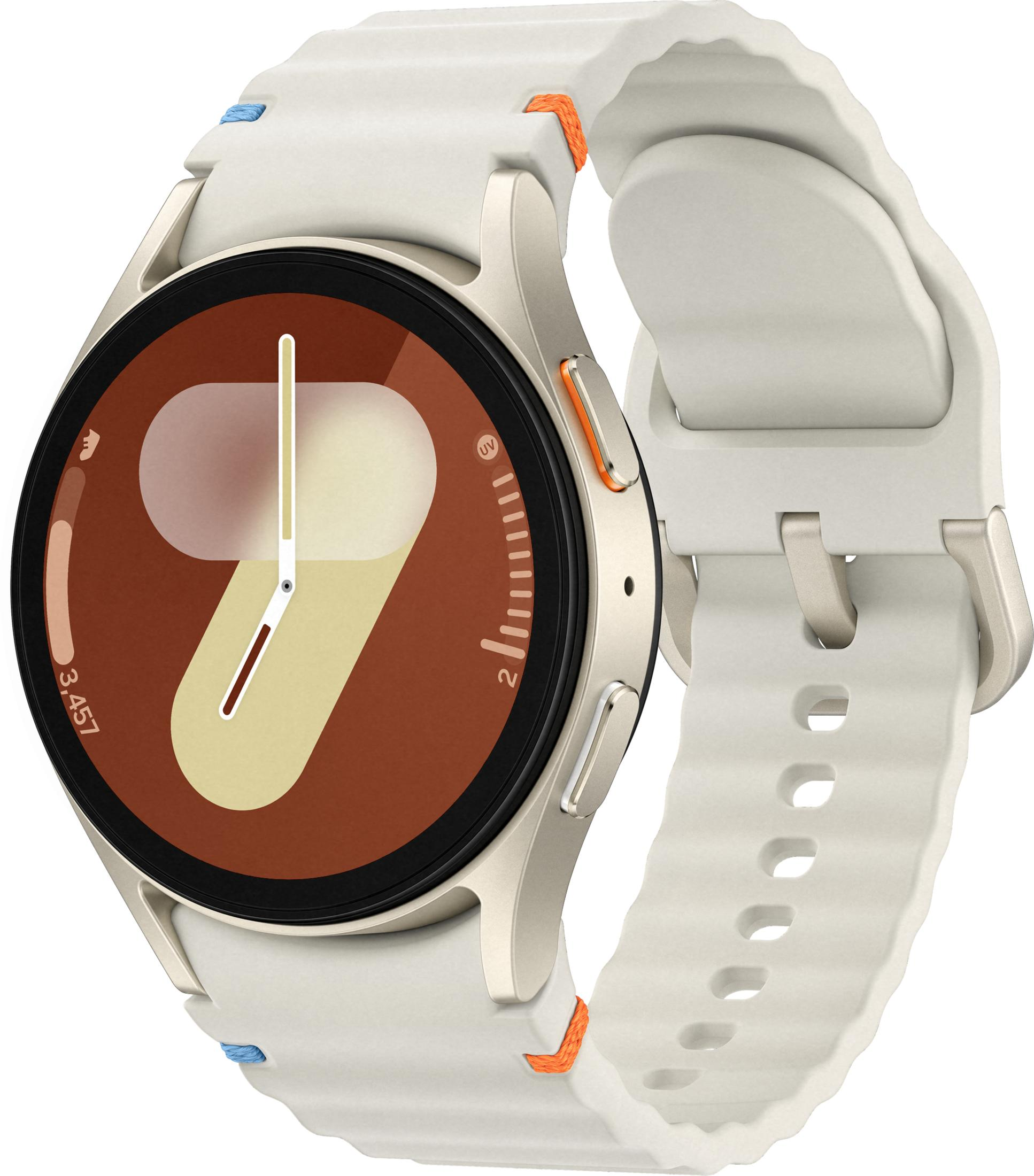 Eine weiße Smartwatch mit einem hellbeigen Gehäuse und einem braunen Zifferblatt.
