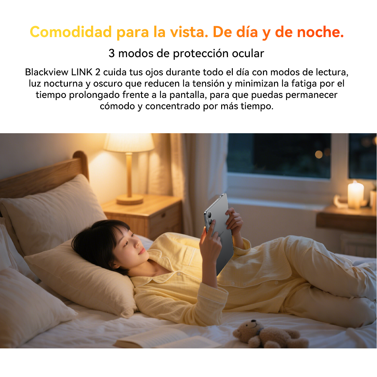 Una mujer yace en la cama usando una tableta. Cómoda y concentrada.