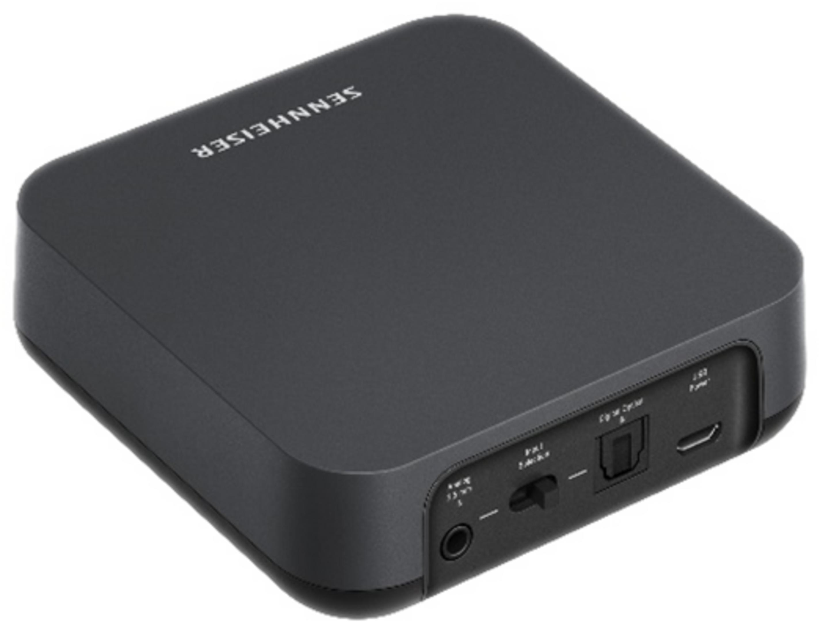Schwarzes Sennheiser-Gerät mit Anschlüssen: Aux, optisch und USB.