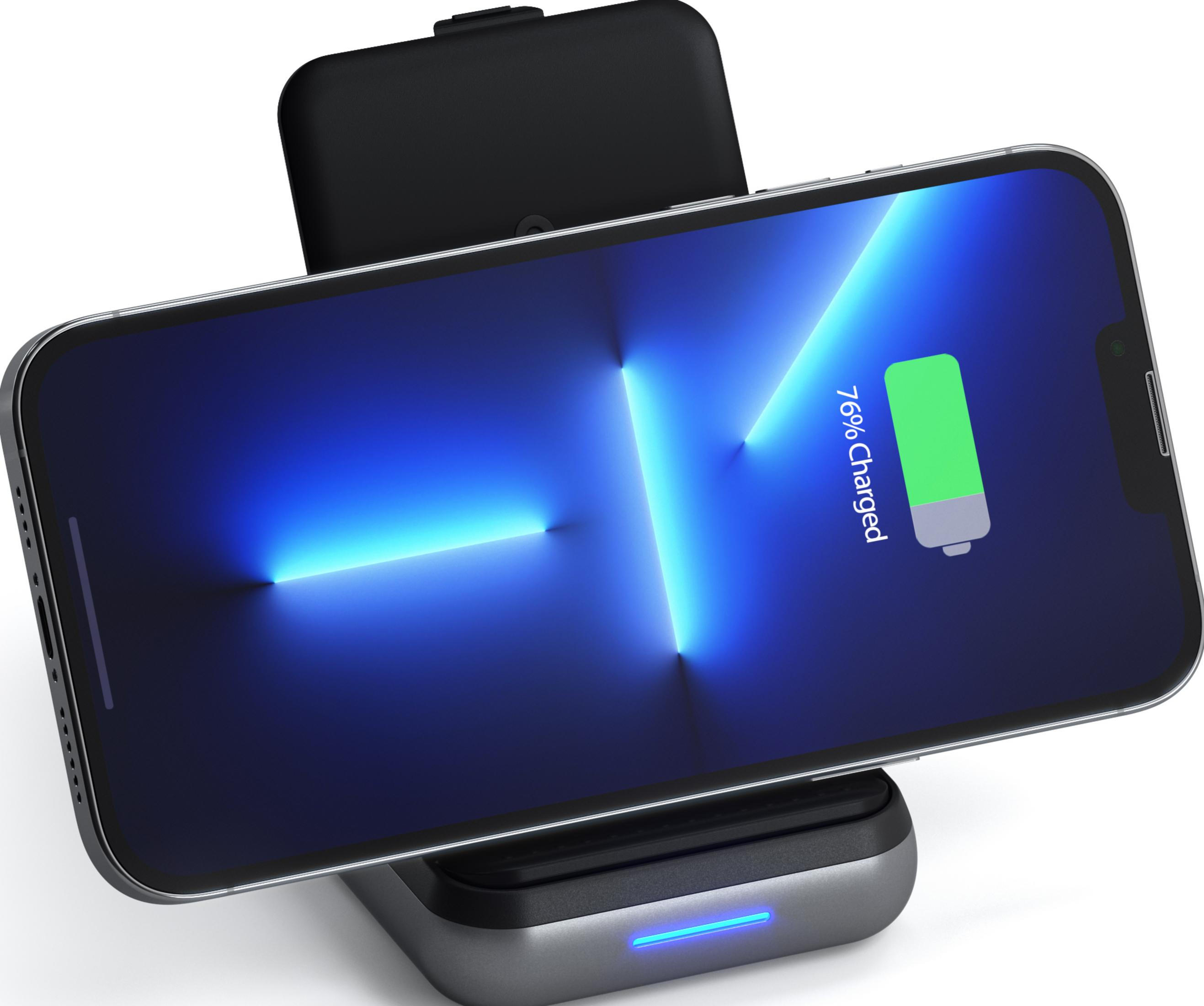 Ein Smartphone mit 76% Ladung auf einem kabellosen Ladegerät.
