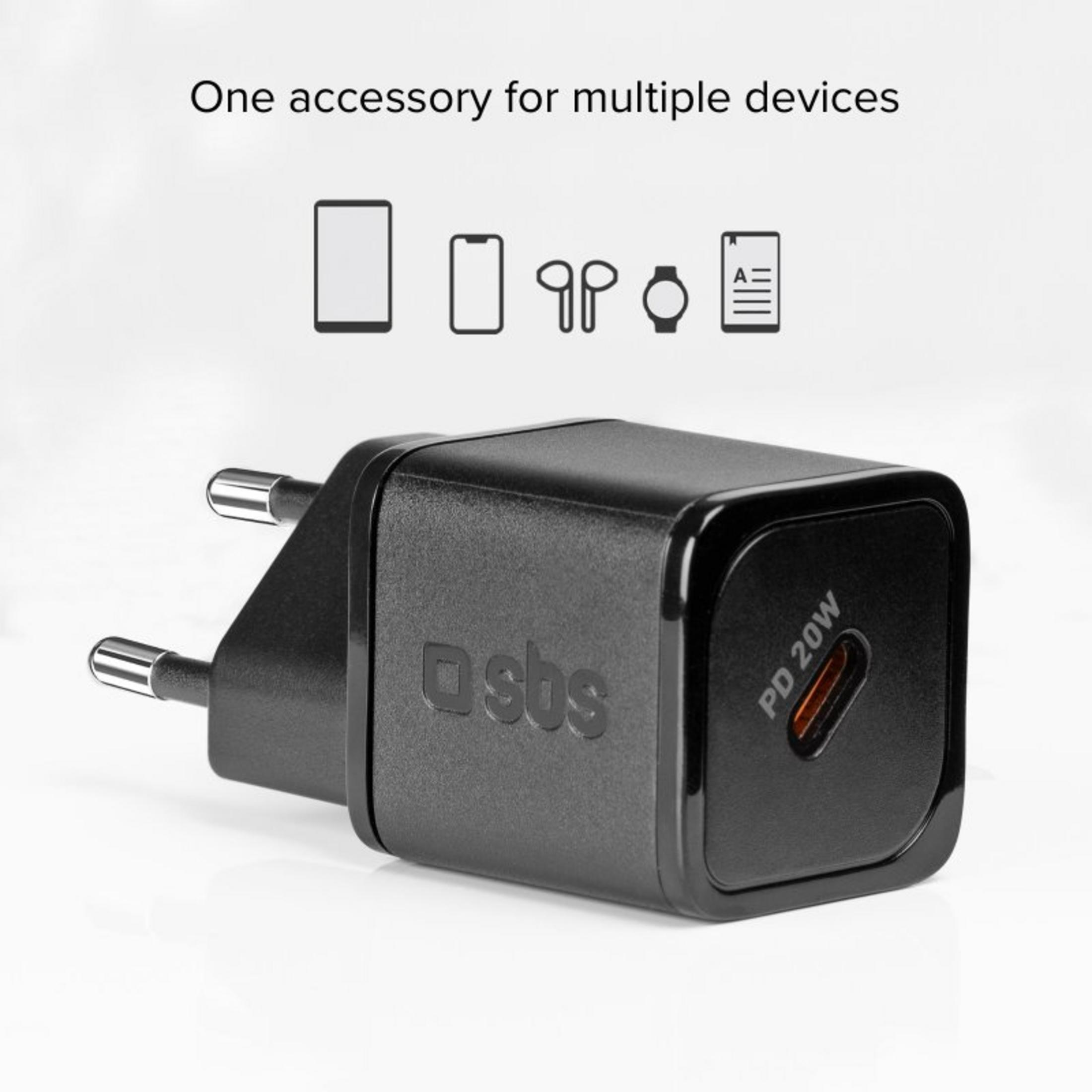 Un alimentatore nero con logo SBS e scritta PD 20W.