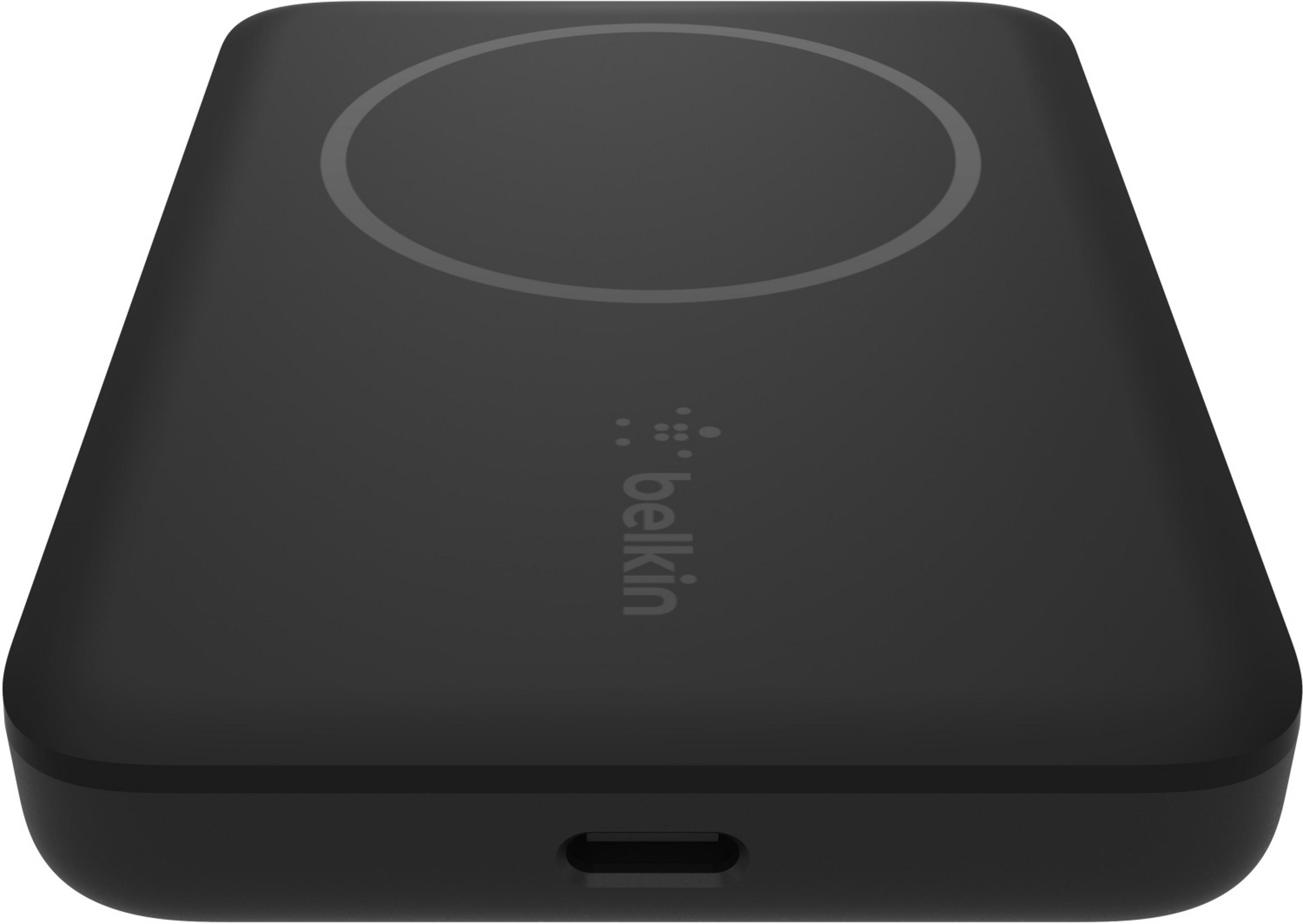 Caricatore nero con icona circolare e logo Belkin. Porta USB-C in basso.