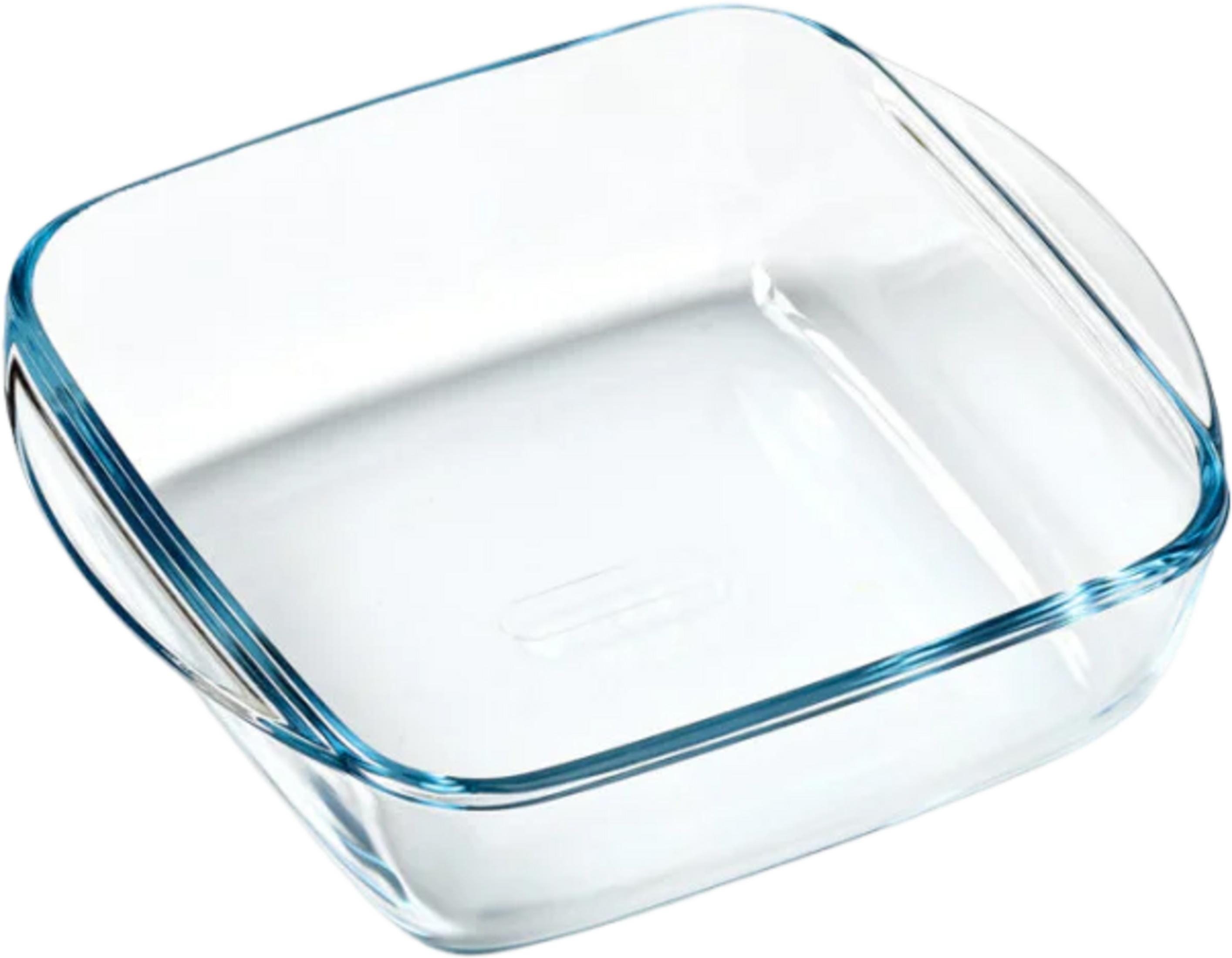 Eine transparente, quadratische Auflaufform aus Glas mit blauen Kanten.