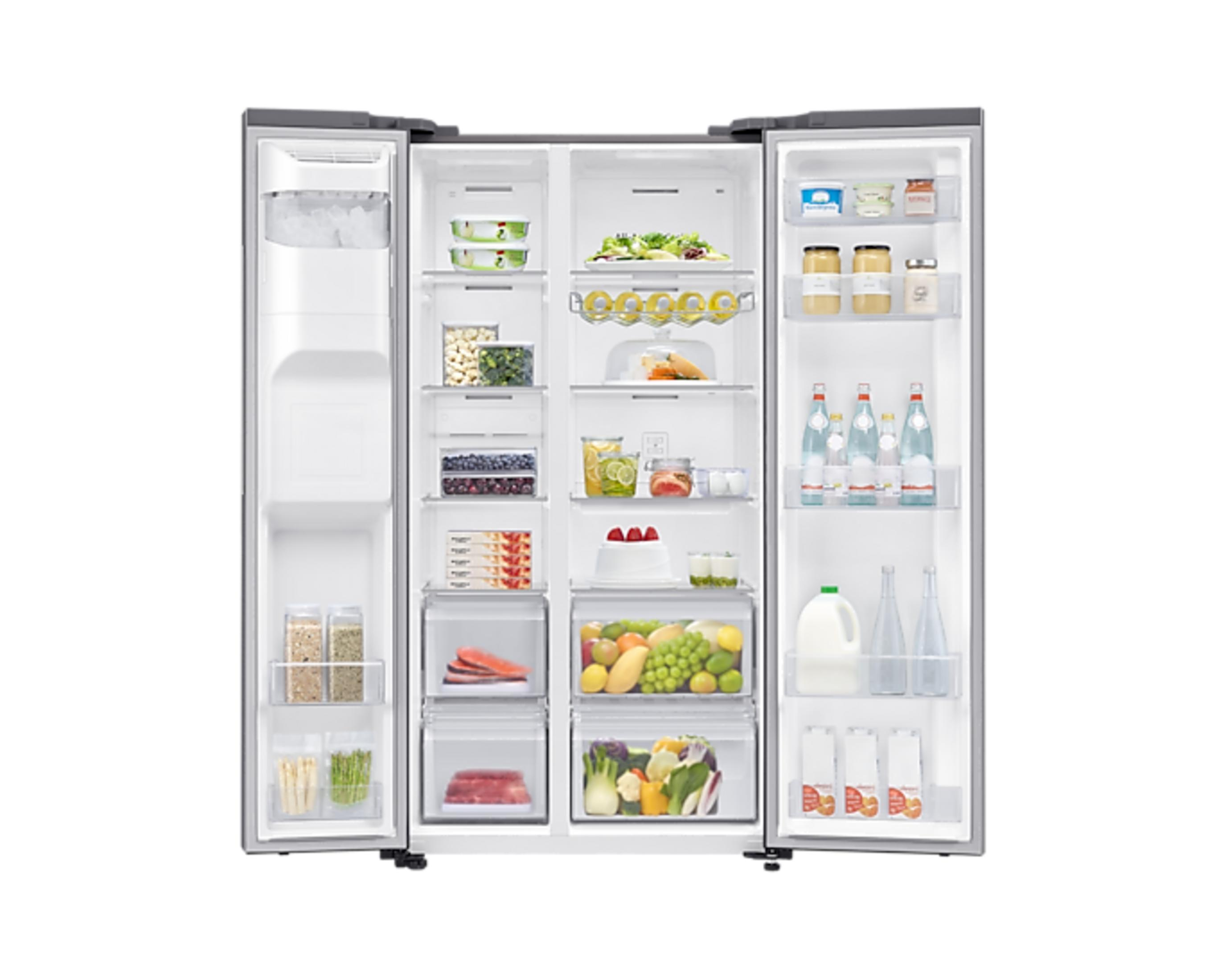 Ein offener Kühlschrank mit Eis, Obst, Gemüse, Fleisch und Getränken.