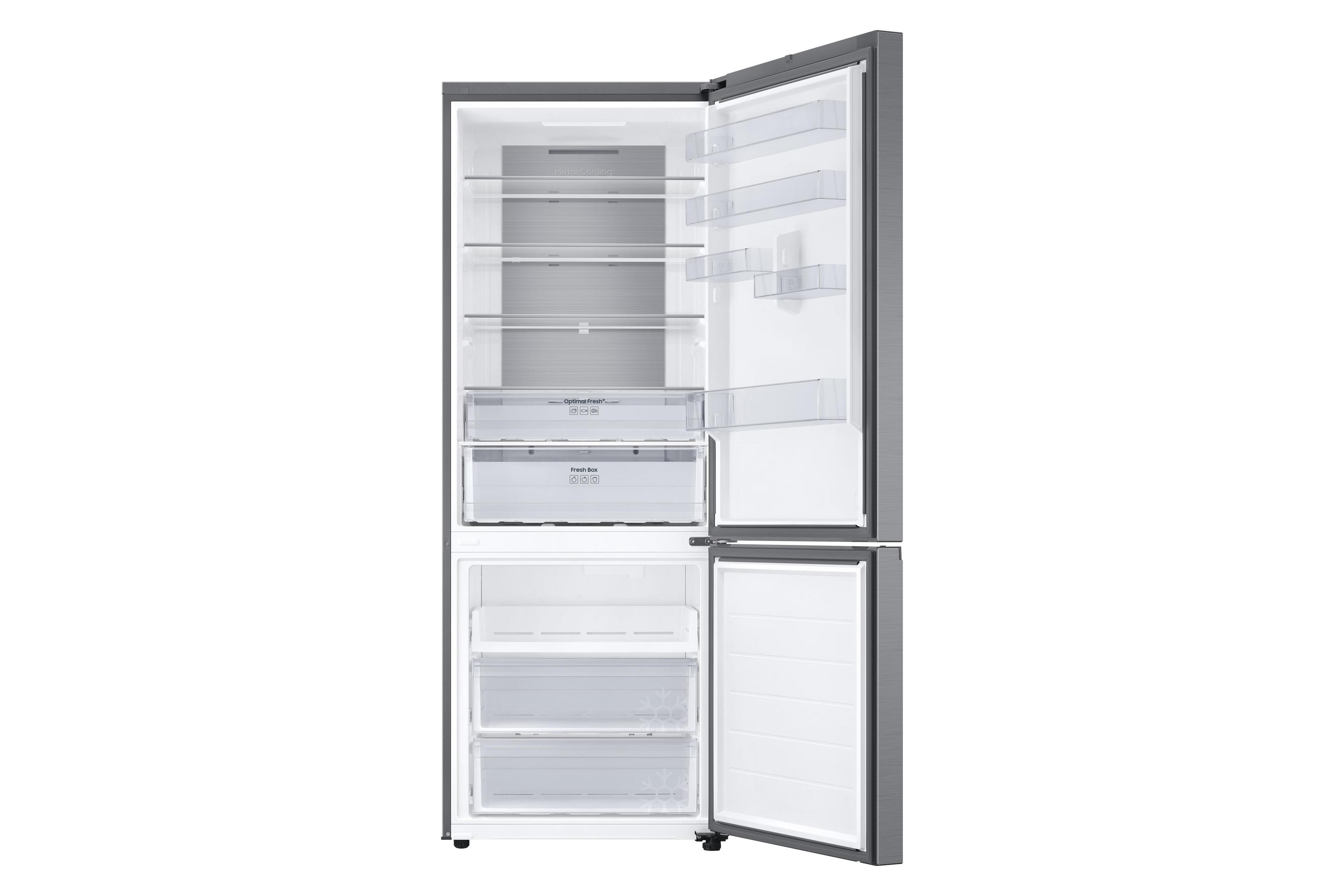 Ein offener, grauer Kühlschrank mit Glasböden und durchsichtigen Schubladen.