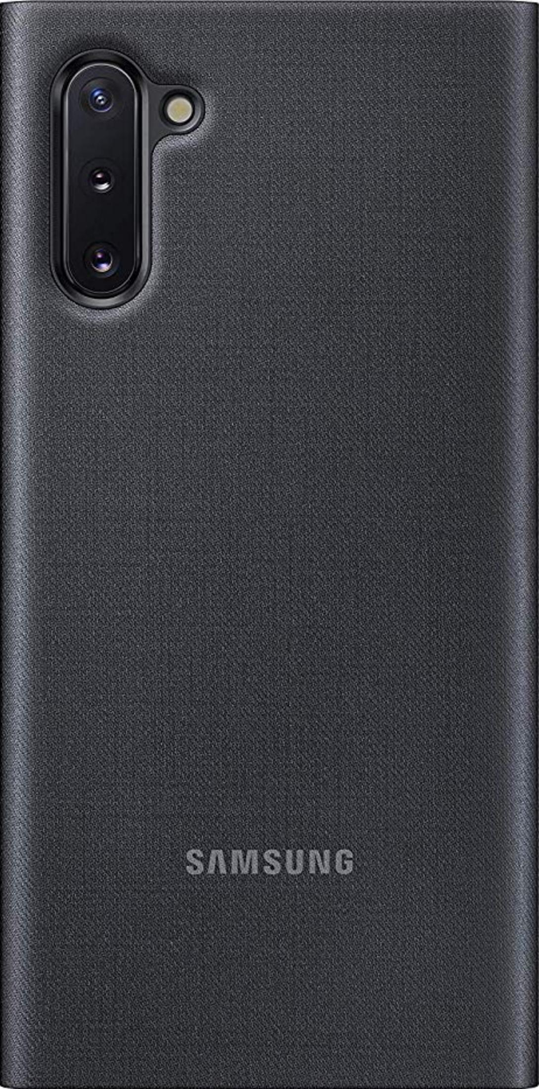 Custodia nera per telefono con sistema di fotocamere e logo Samsung.