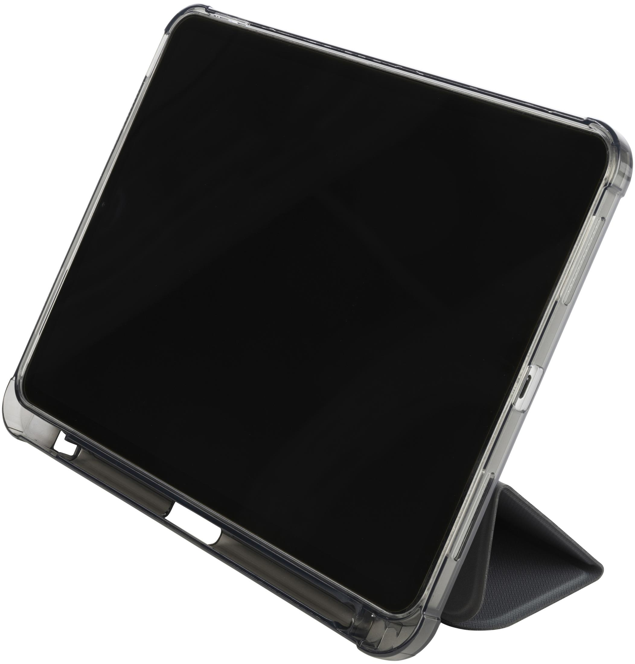 Un tablet nero in una custodia trasparente con supporto integrato.