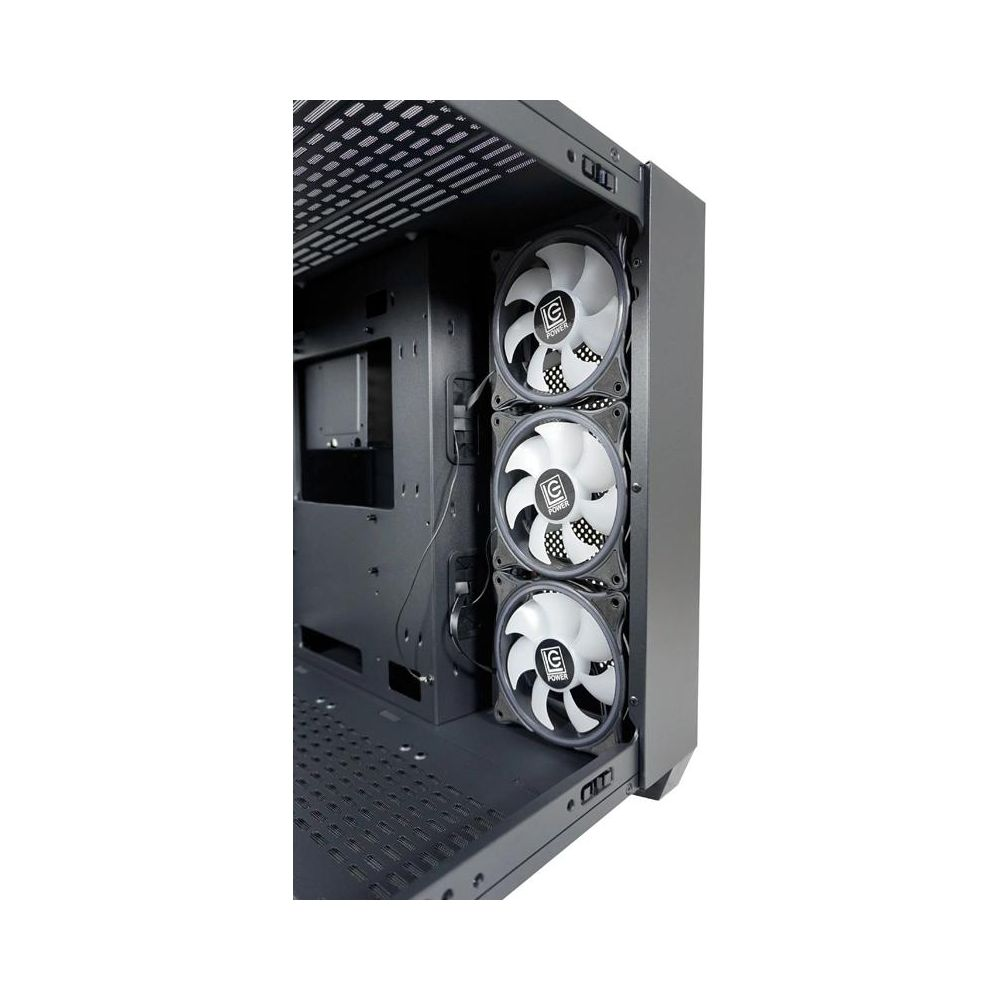 Ein offenes Computergehäuse mit drei weißen Lüftern auf der rechten Seite.