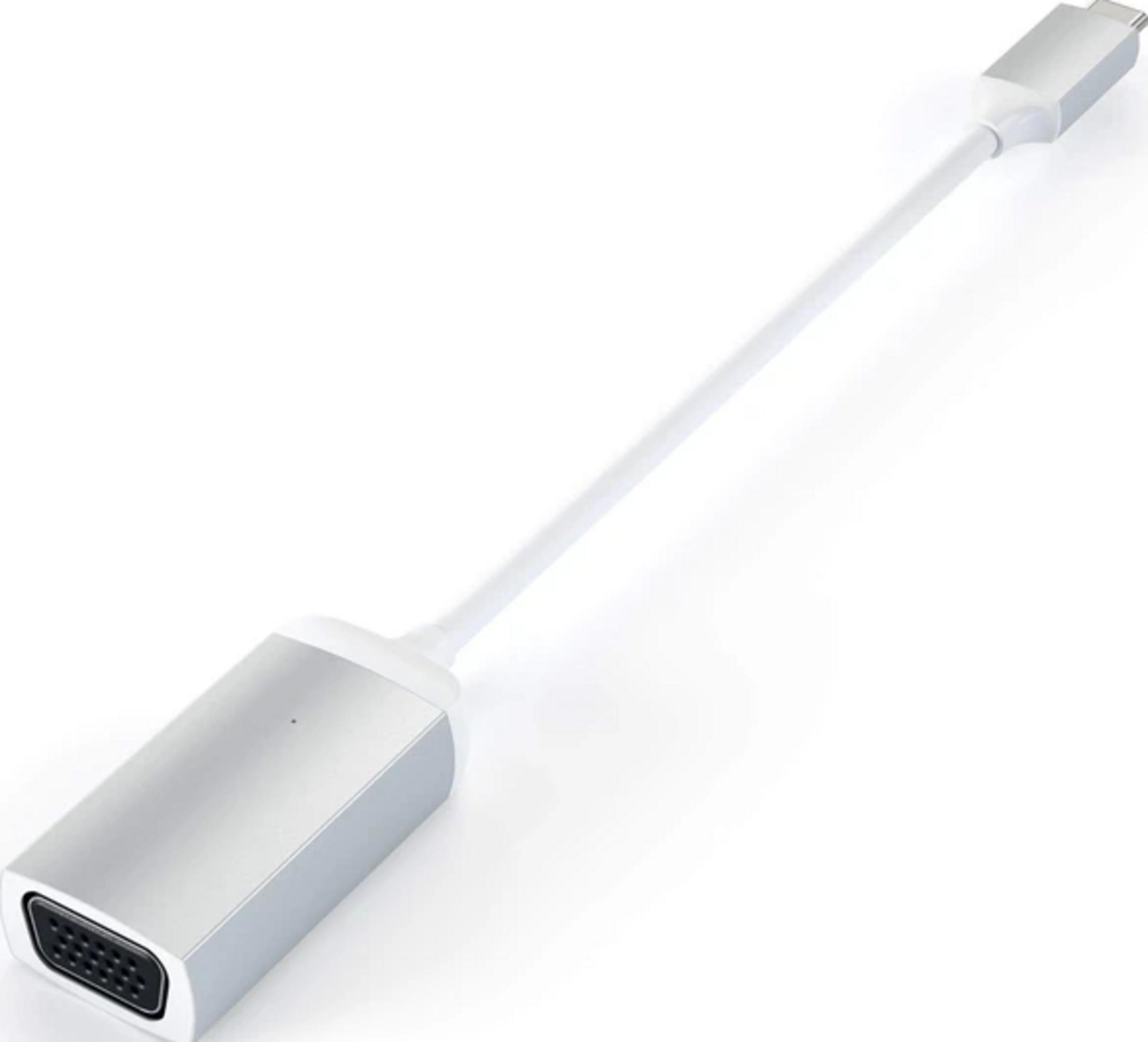 Ein silberner USB-C-zu-VGA-Adapter mit einem VGA-Anschluss.