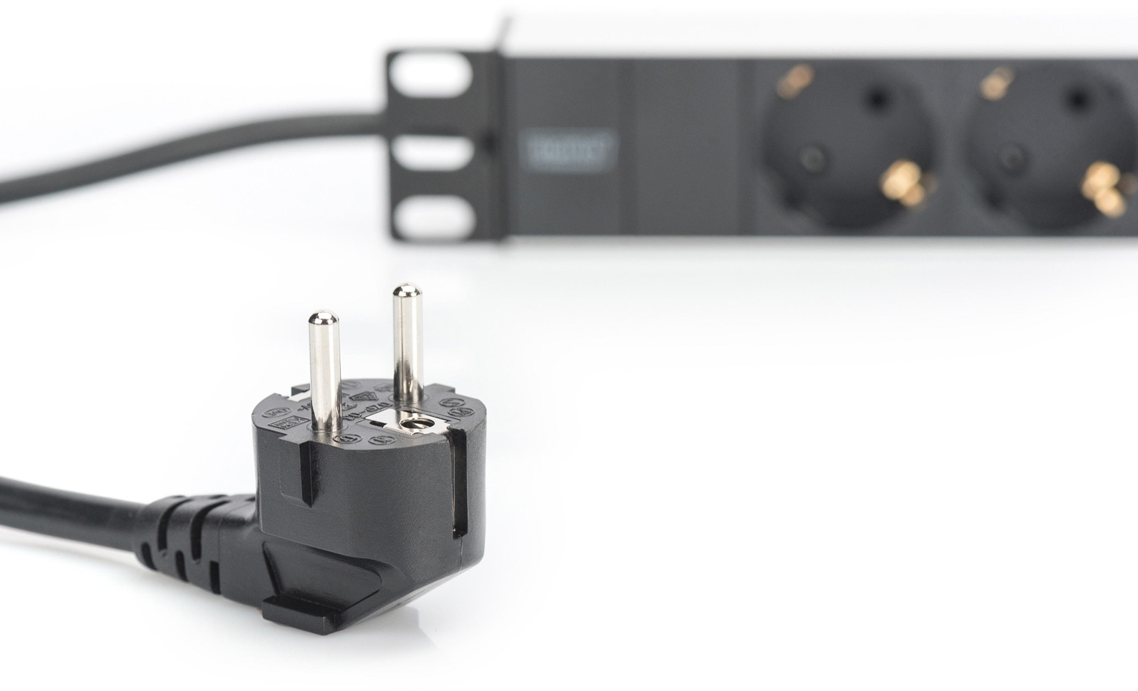 Czarna wtyczka po lewej, listwa zasilająca po prawej.