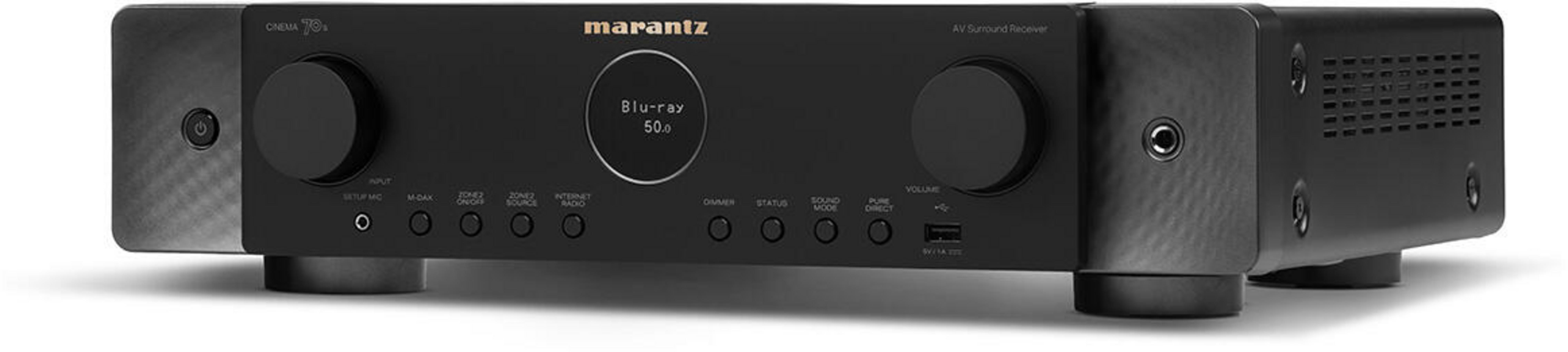 Czarny amplituner Marantz z dwoma pokrętłami, wyświetlaczem i przyciskami.