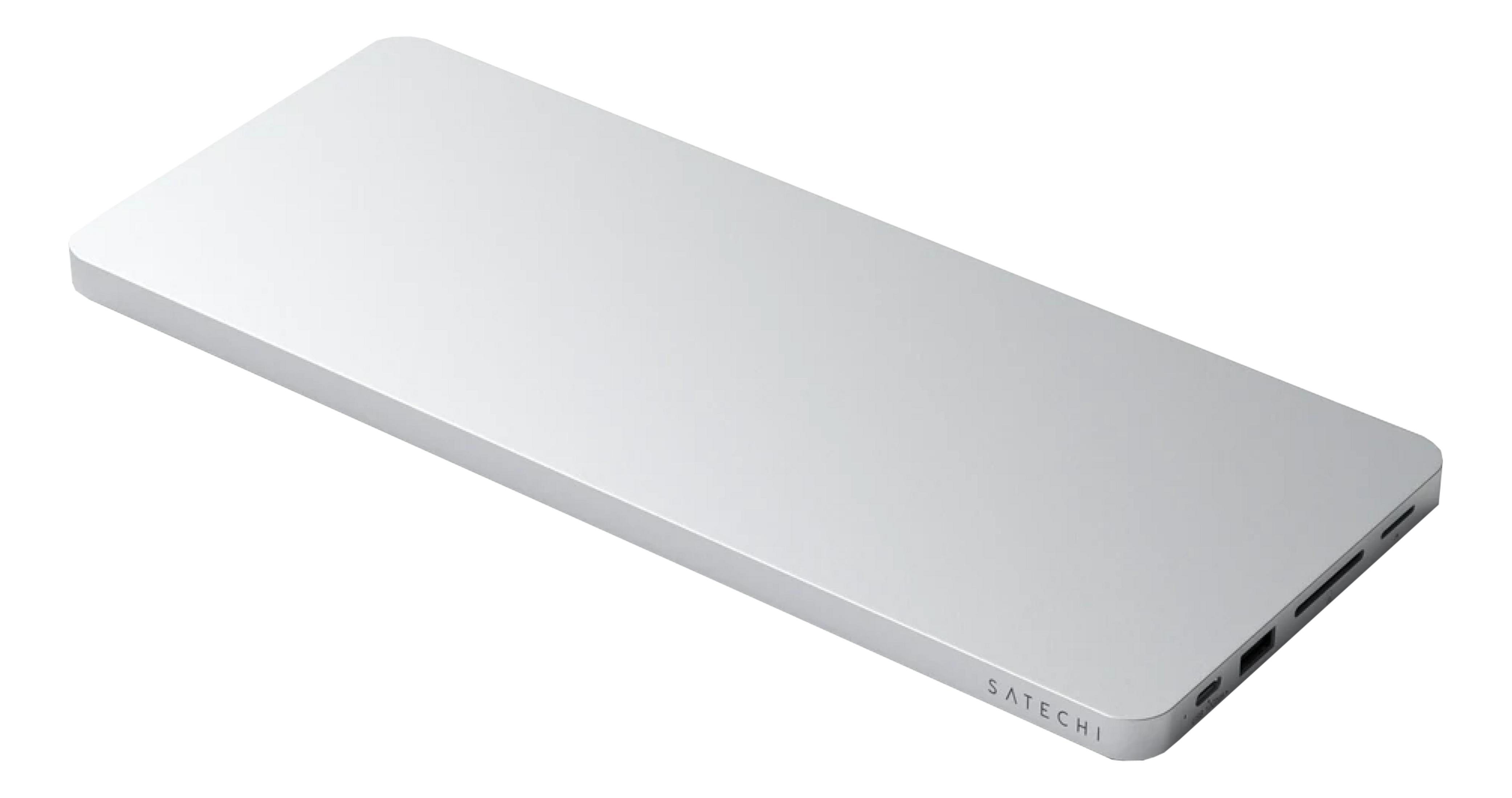 Un'elegante dock Satechi USB-C argentata con porte sul lato.
