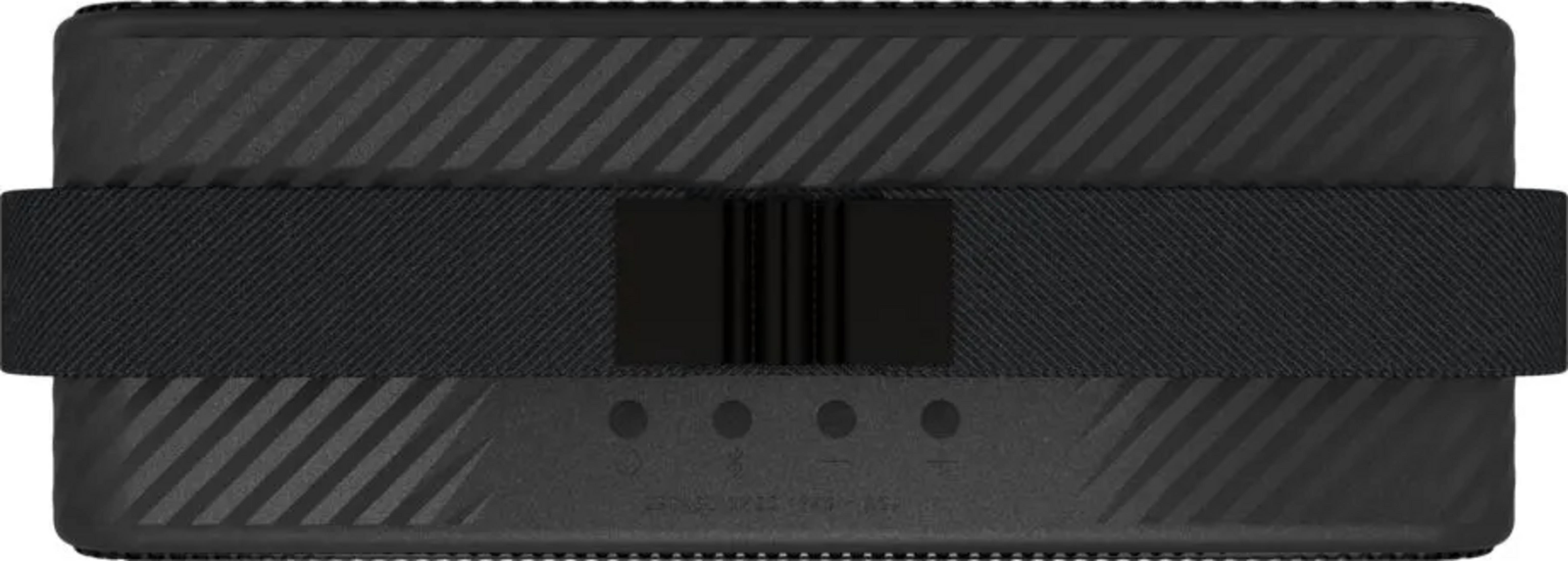 Czarny, teksturowany głośnik z paskiem. Cztery kontrolki na dole.