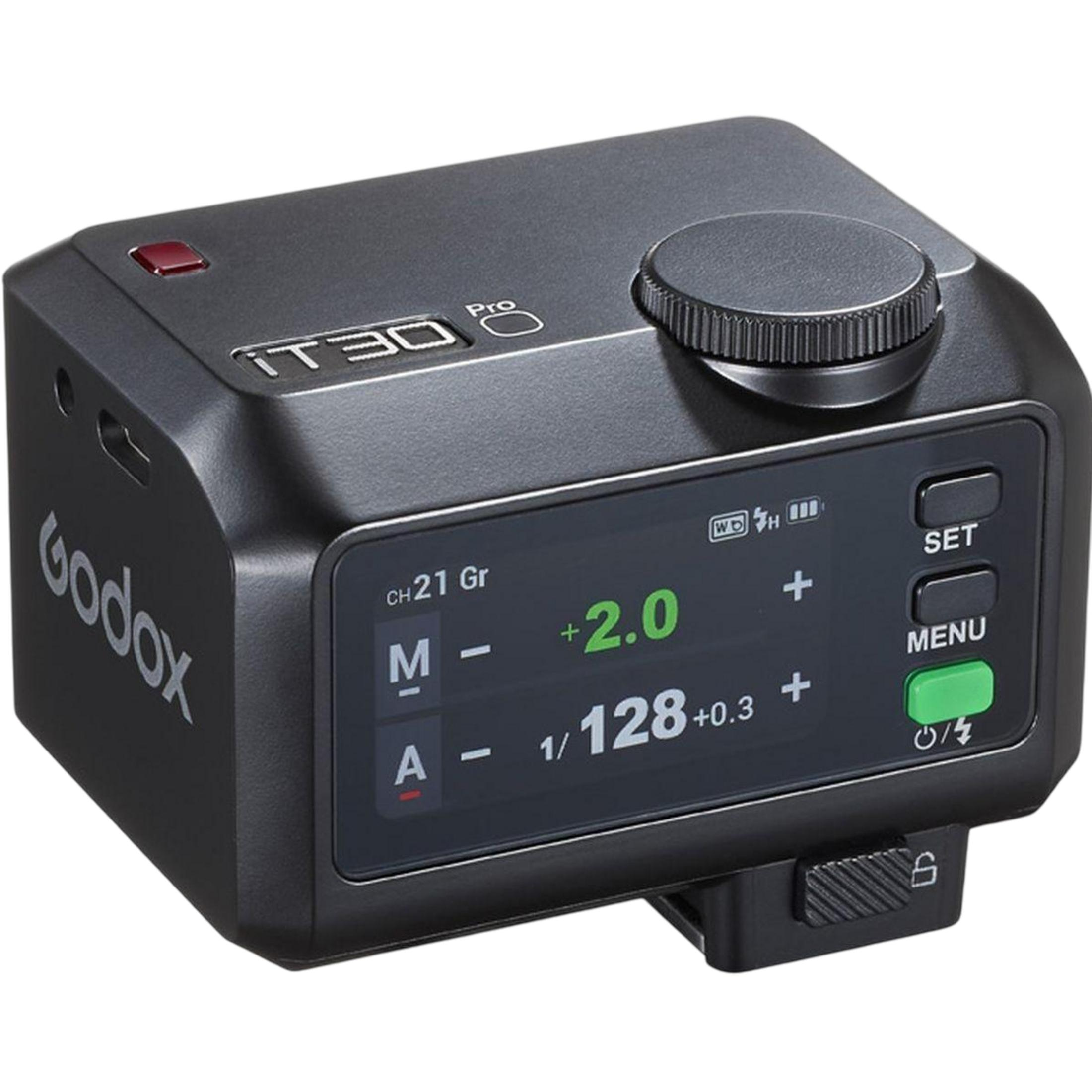 Een zwarte Godox IT30 Pro flitser met LCD-scherm en bedieningsknoppen.