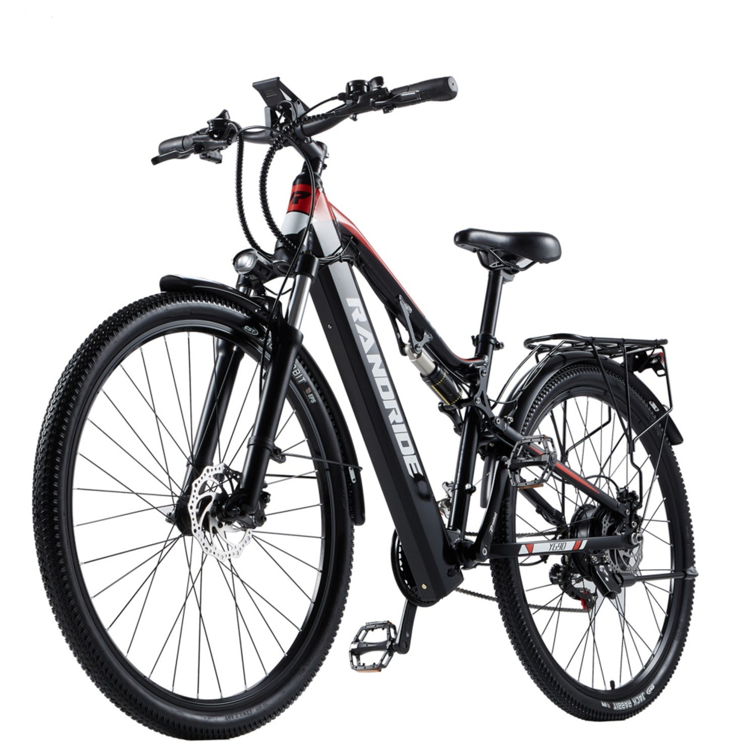 Una bicicleta eléctrica negra con detalles rojos, luces delantera y trasera, portabultos y frenos de disco.