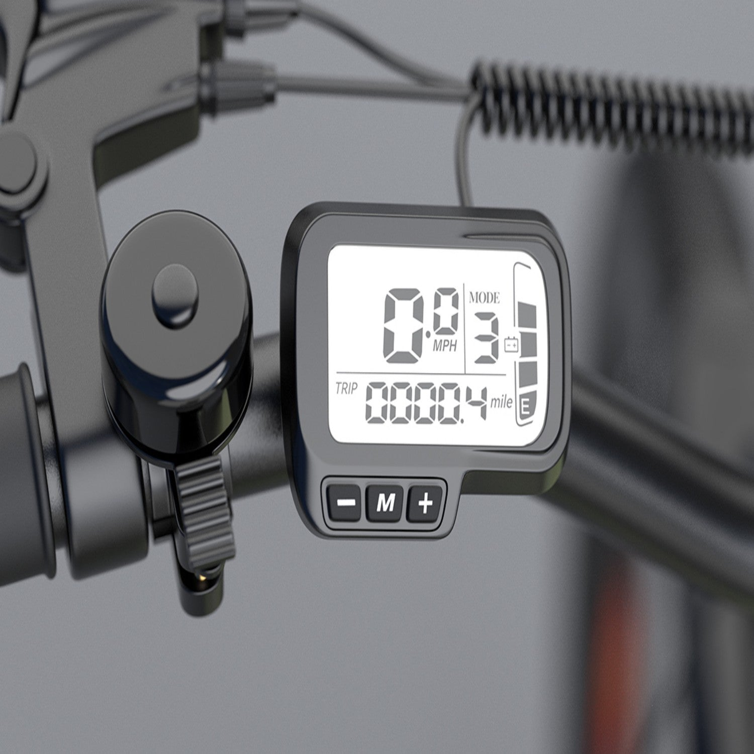 Nahaufnahme eines Fahrradcomputers mit digitaler Anzeige von Geschwindigkeit, Trip und Modus.