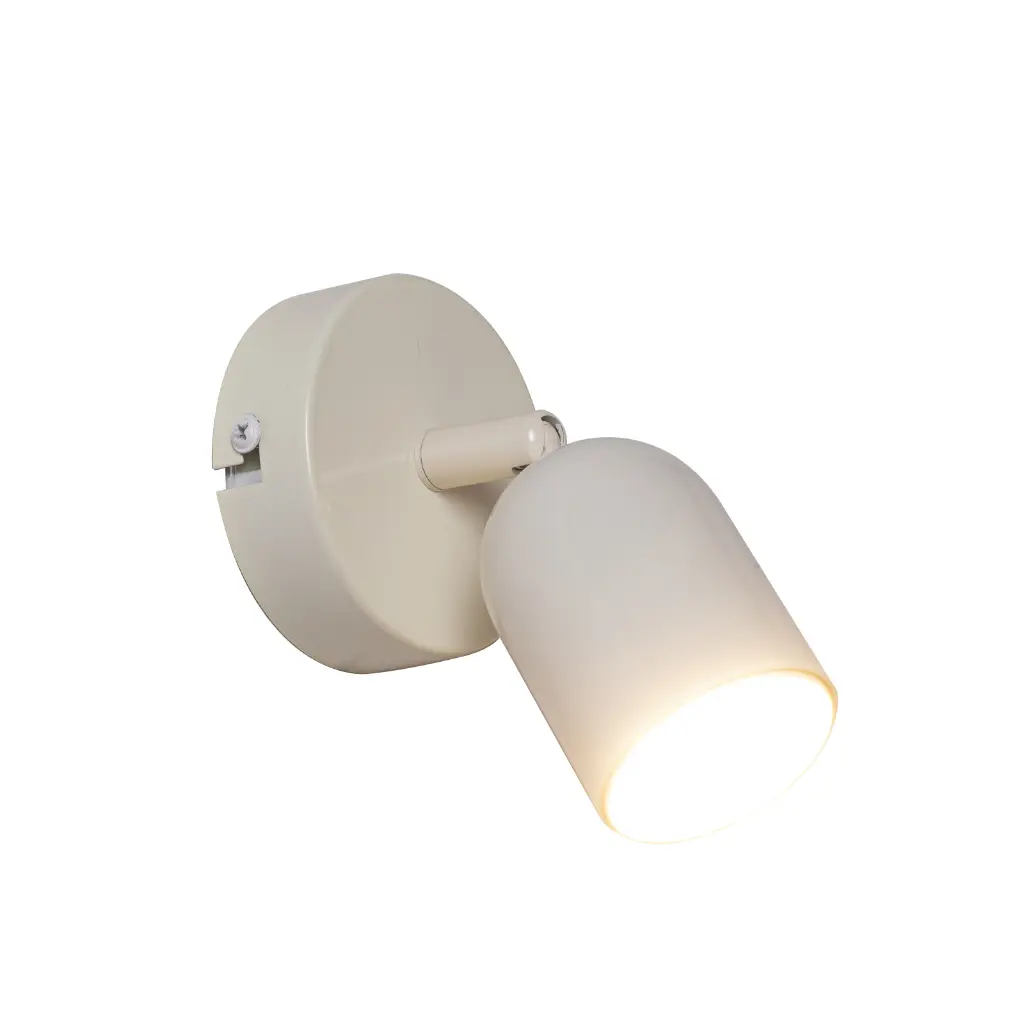 Un foco de pared color crema con cabezal de lámpara ajustable.
