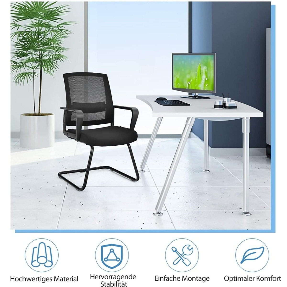 Una silla de oficina negra junto a un escritorio blanco con ordenador y planta.