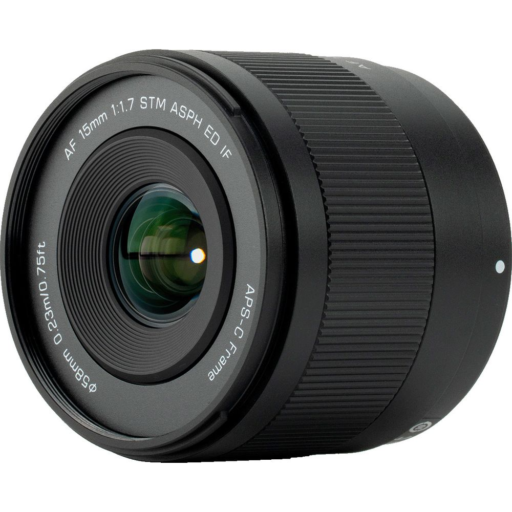Eine schwarze Kameraobjektiv mit AF 15mm 1:1.7 STM ASPH ED IF.