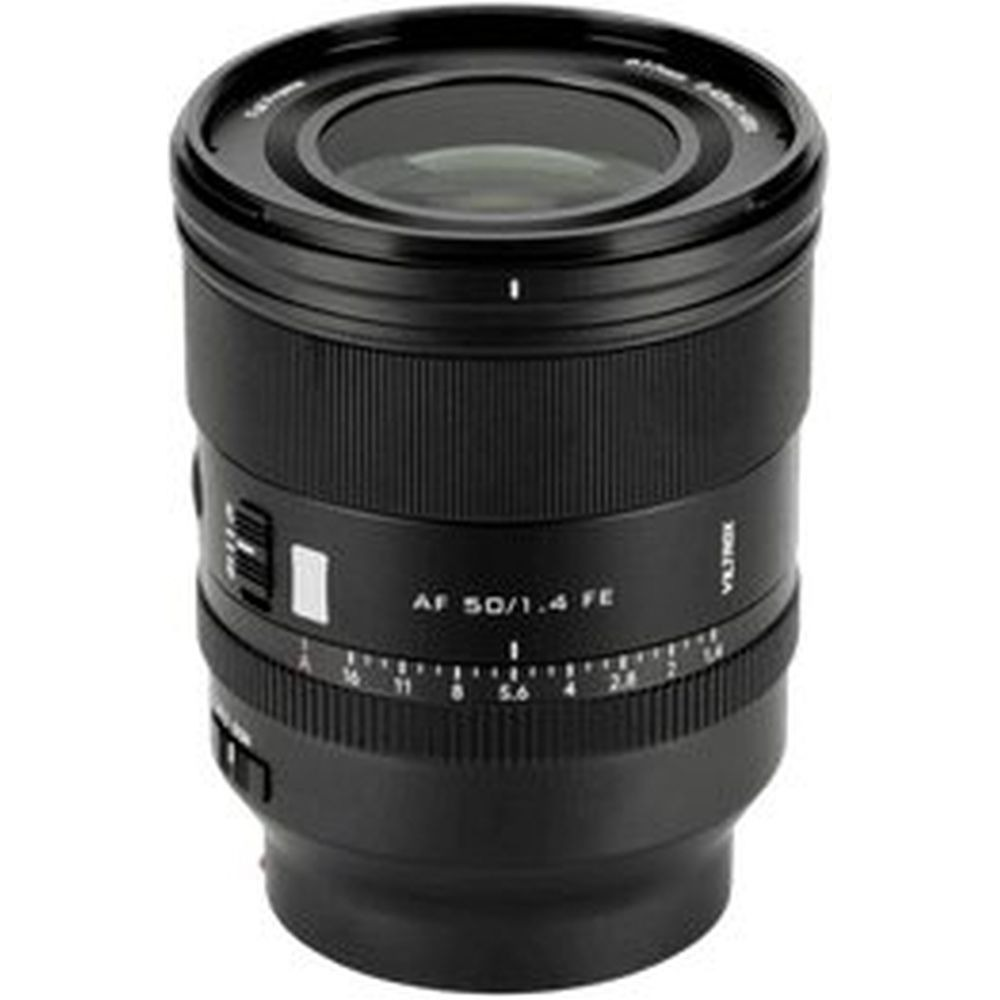 Un obiettivo per fotocamera nero con etichetta AF 50/1.4 FE e VILTROX.