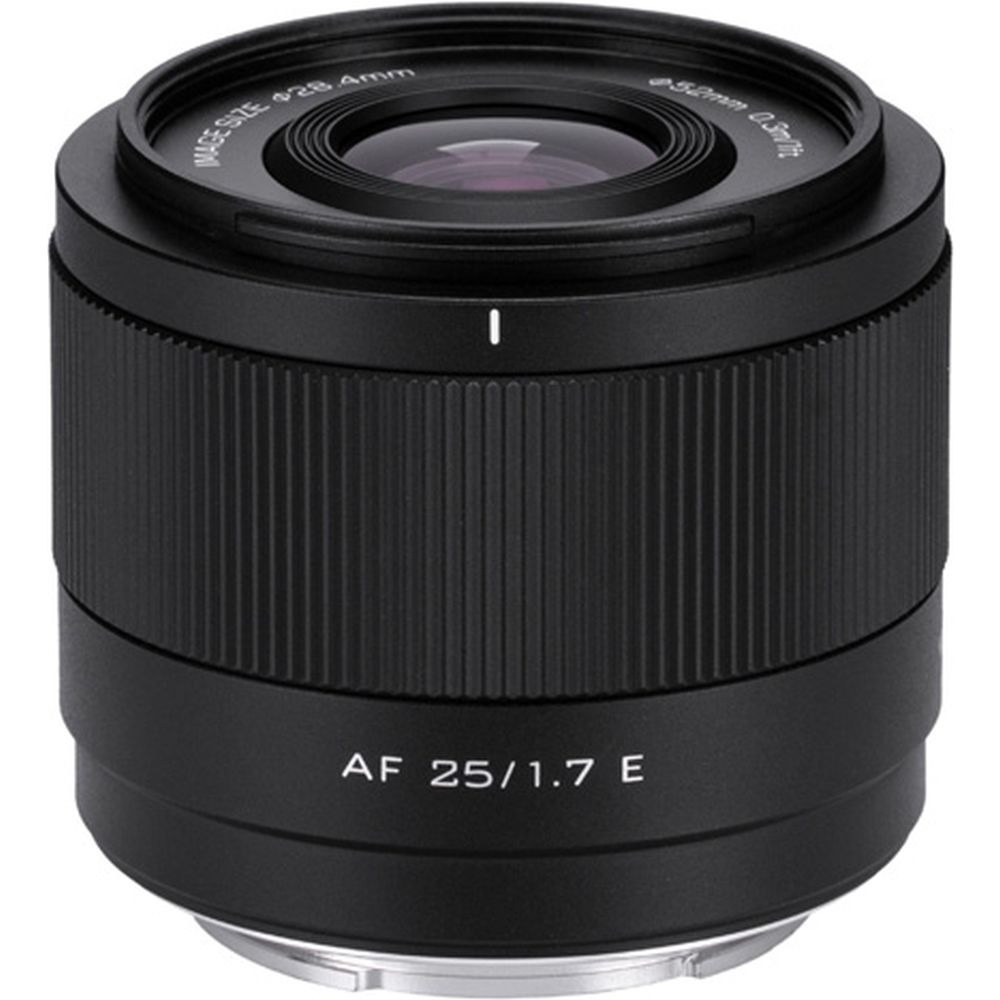 Zwarte cameralens met scherpstelring en 'AF 25/1.7 E' markering.
