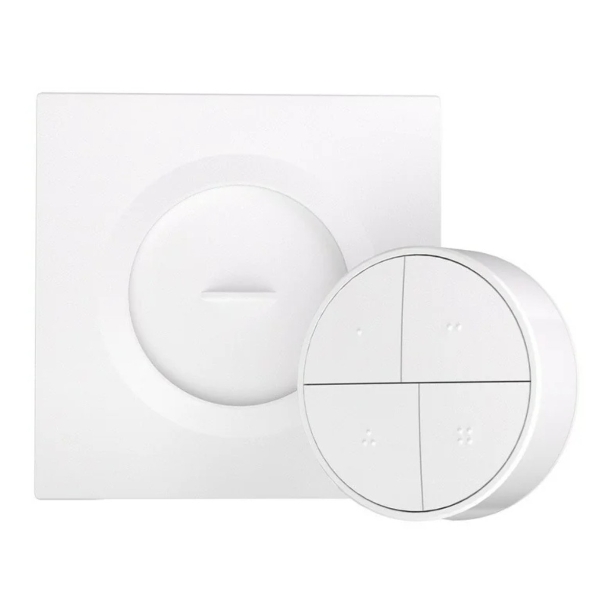 Biały włącznik ścienny z czterema przyciskami i pasującym elementem montażowym.
