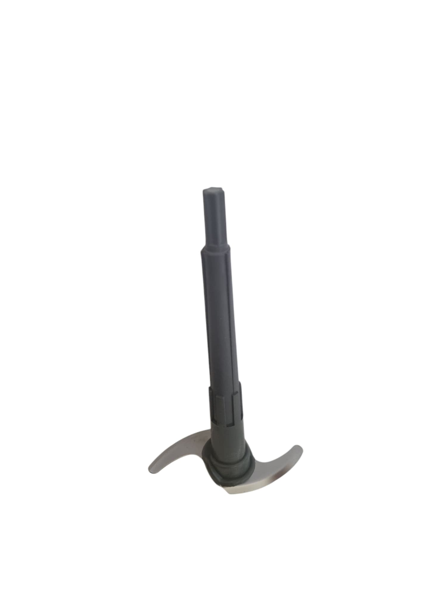 Parlak metal iki bıçağı olan koyu gri blender aparatı.