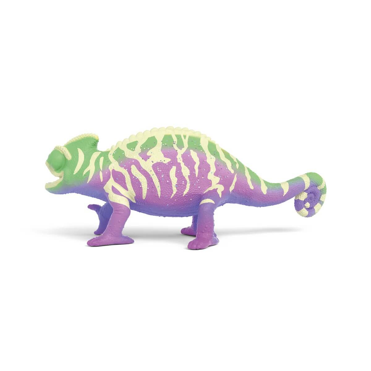 Figurine de caméléon violette et verte avec une queue enroulée.