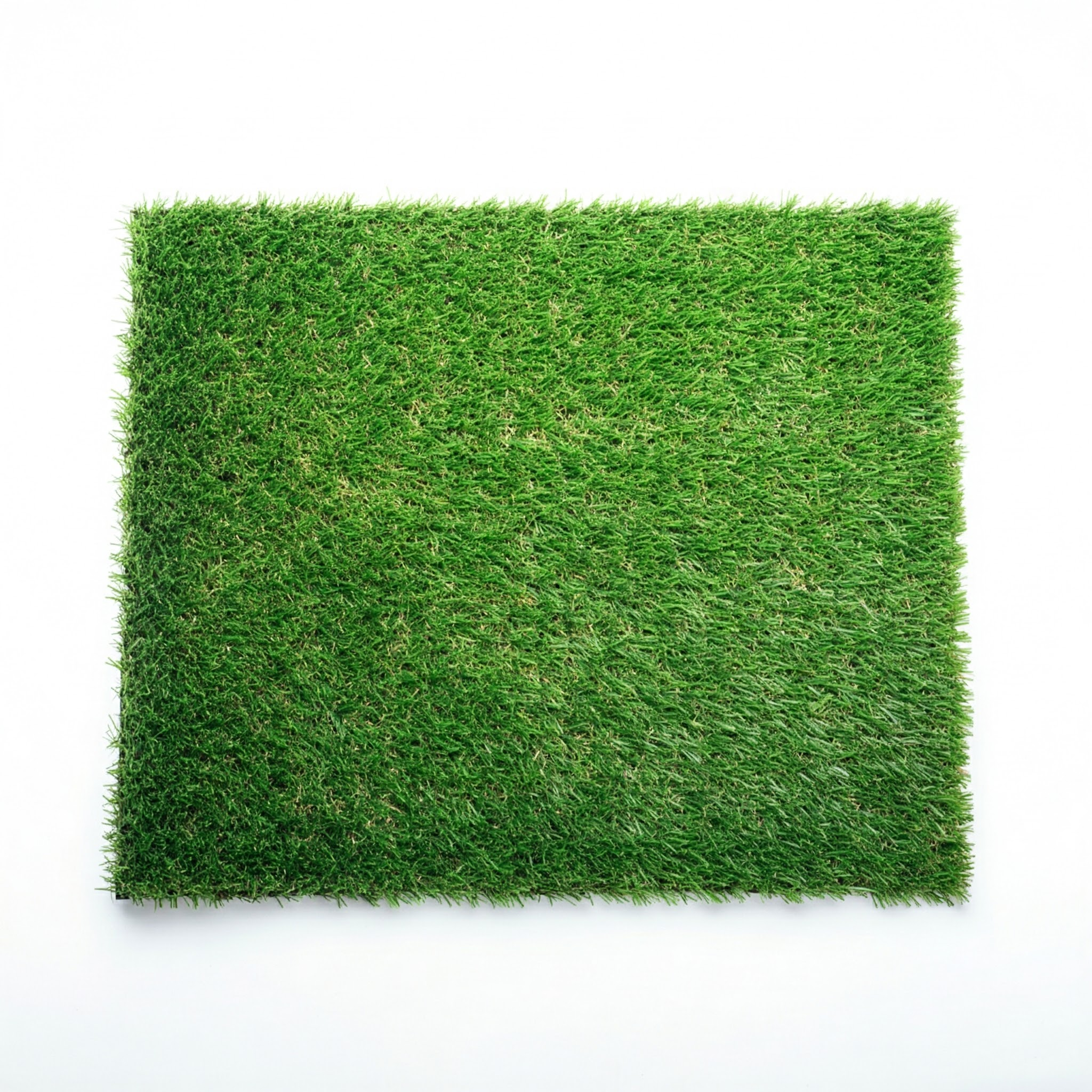 Un trozo rectangular de césped artificial sobre fondo blanco.