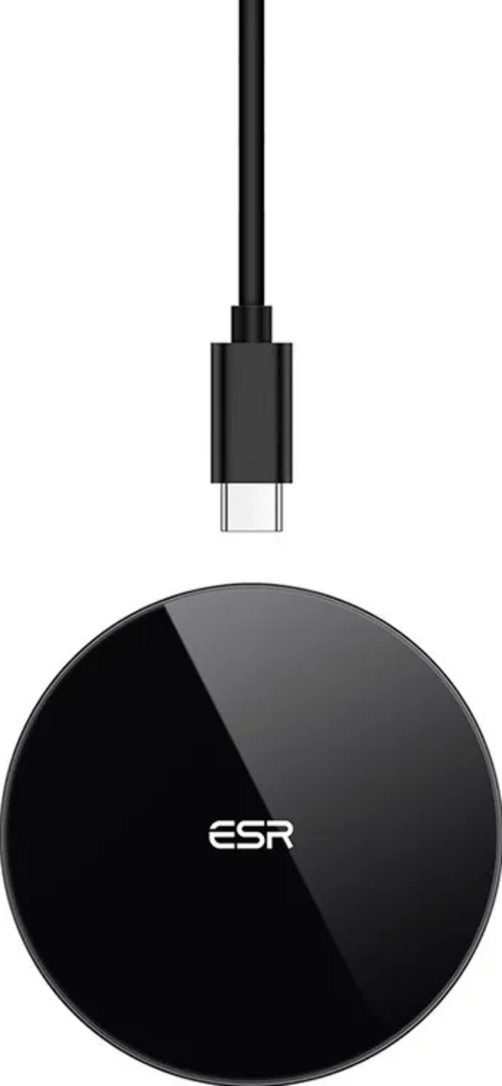 Caricabatterie wireless ESR nero con cavo e connettore USB-C.