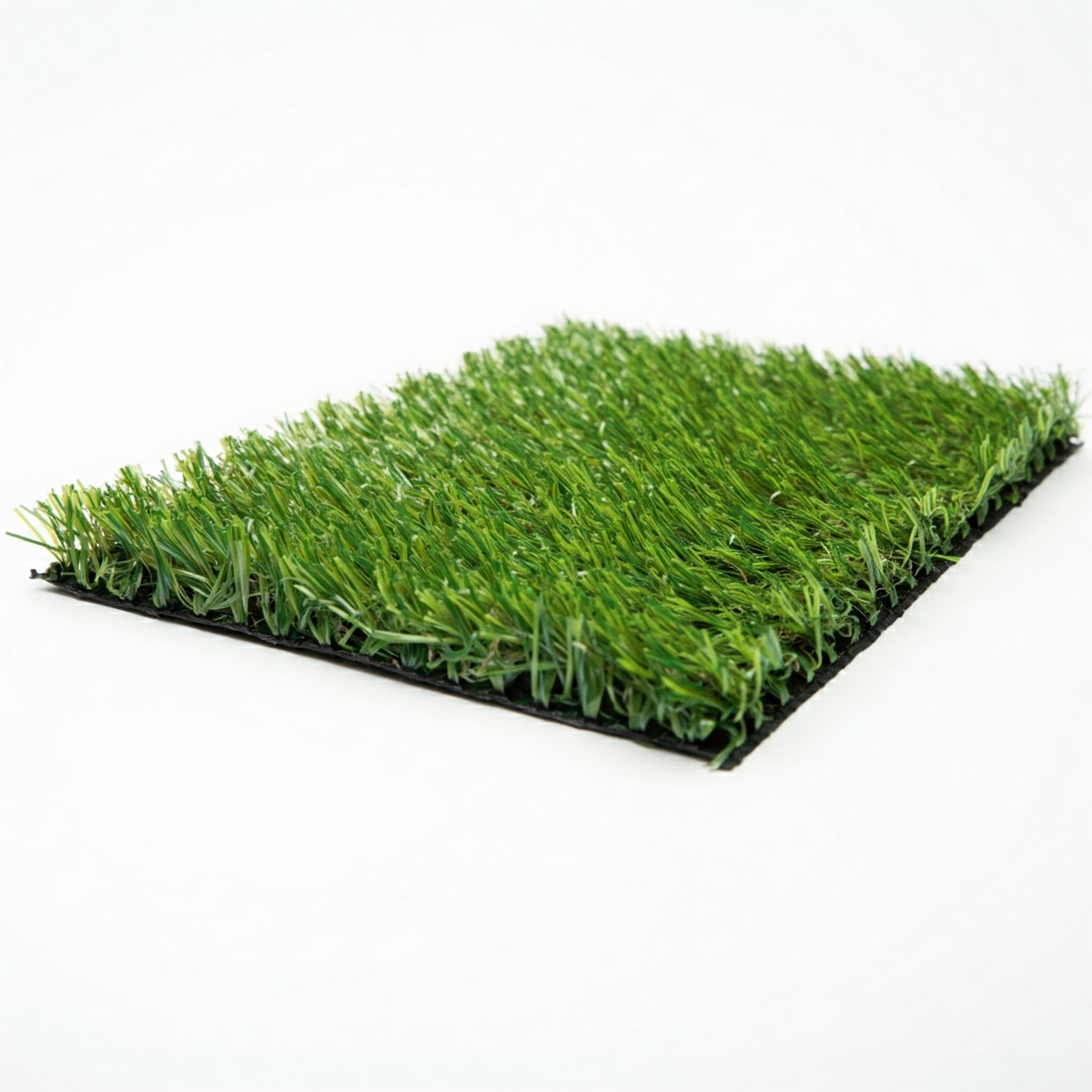 Una muestra de césped artificial con hojas verdes y amarillas sobre base negra.