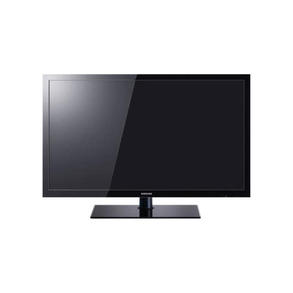 Une télévision Samsung à écran plat noire sur un support noir est montrée sur fond blanc.