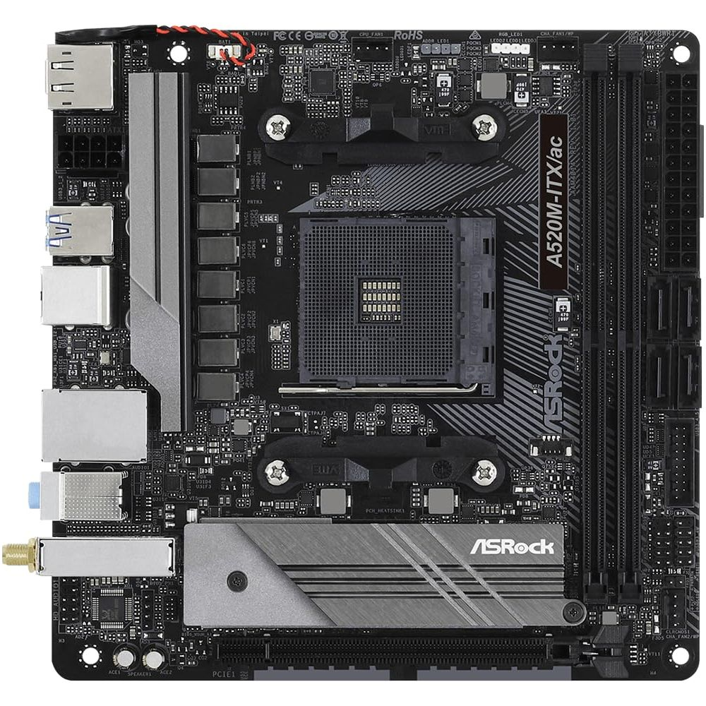 Czarna płyta główna ASRock A520M-ITX/ac z gniazdem CPU, slotami RAM i złączami.