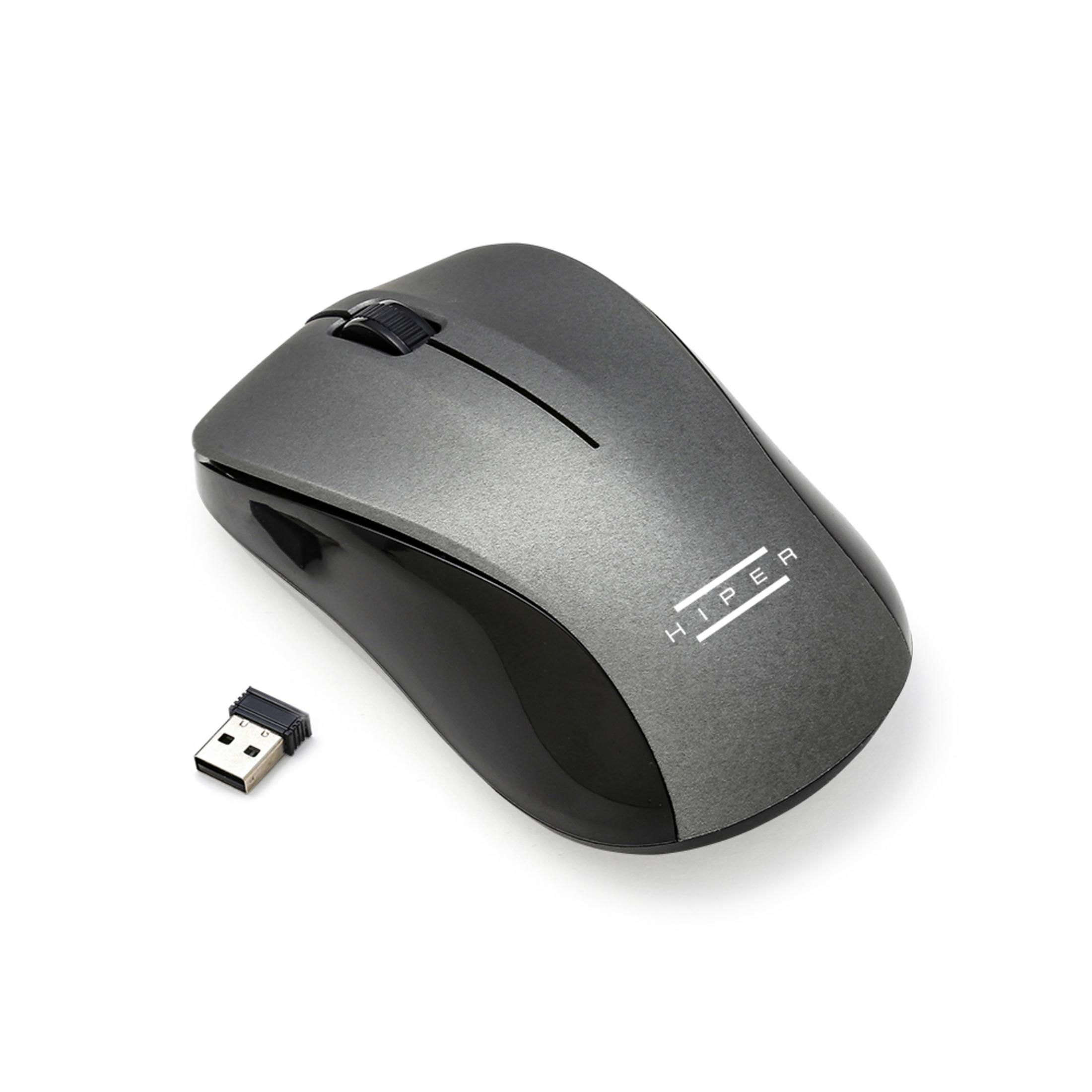 Beyaz arka planda USB dongle'lı gri kablosuz fare.
