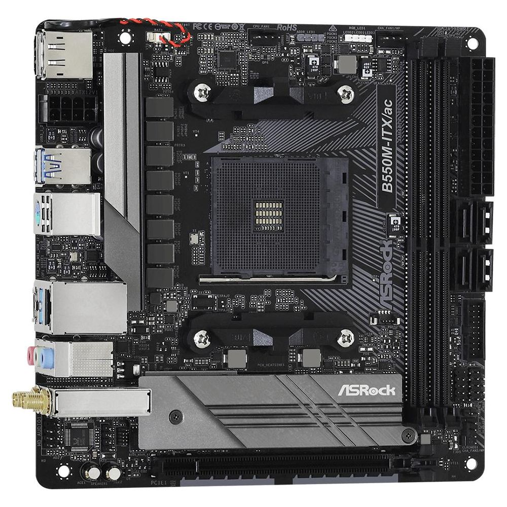 Płyta główna ASRock B550M-ITX/ac z gniazdem CPU, slotami RAM i portami.