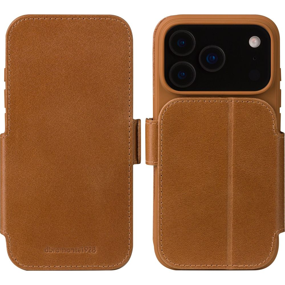 Custodia in pelle marrone per telefono con tre fotocamere e flash.