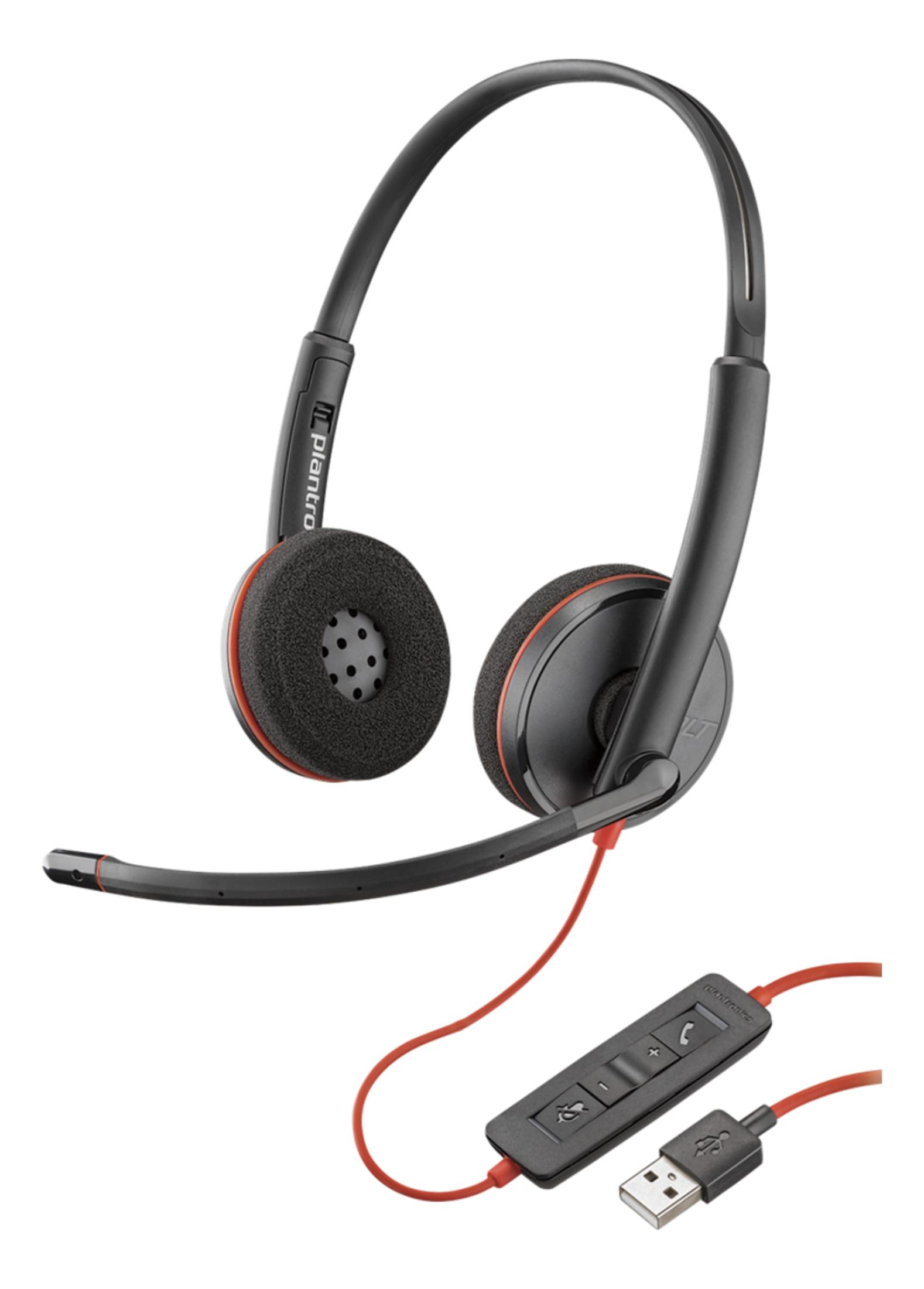 Schwarzes Headset mit rotem Kabel, Mikrofon und USB-Anschluss.