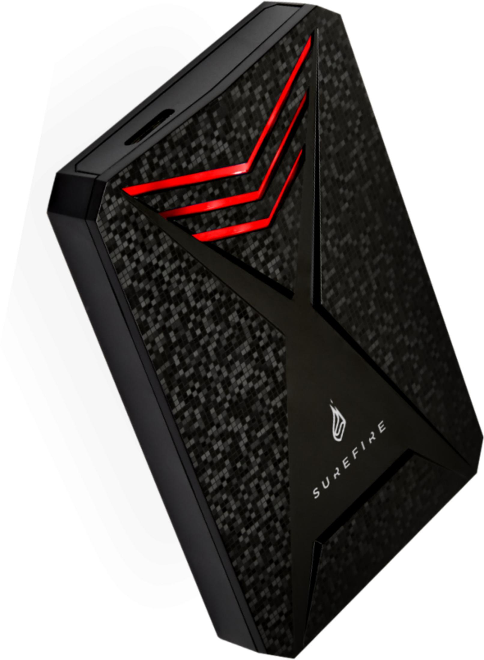 Czarne urządzenie z wzorem włókna węglowego i czerwonymi akcentami.