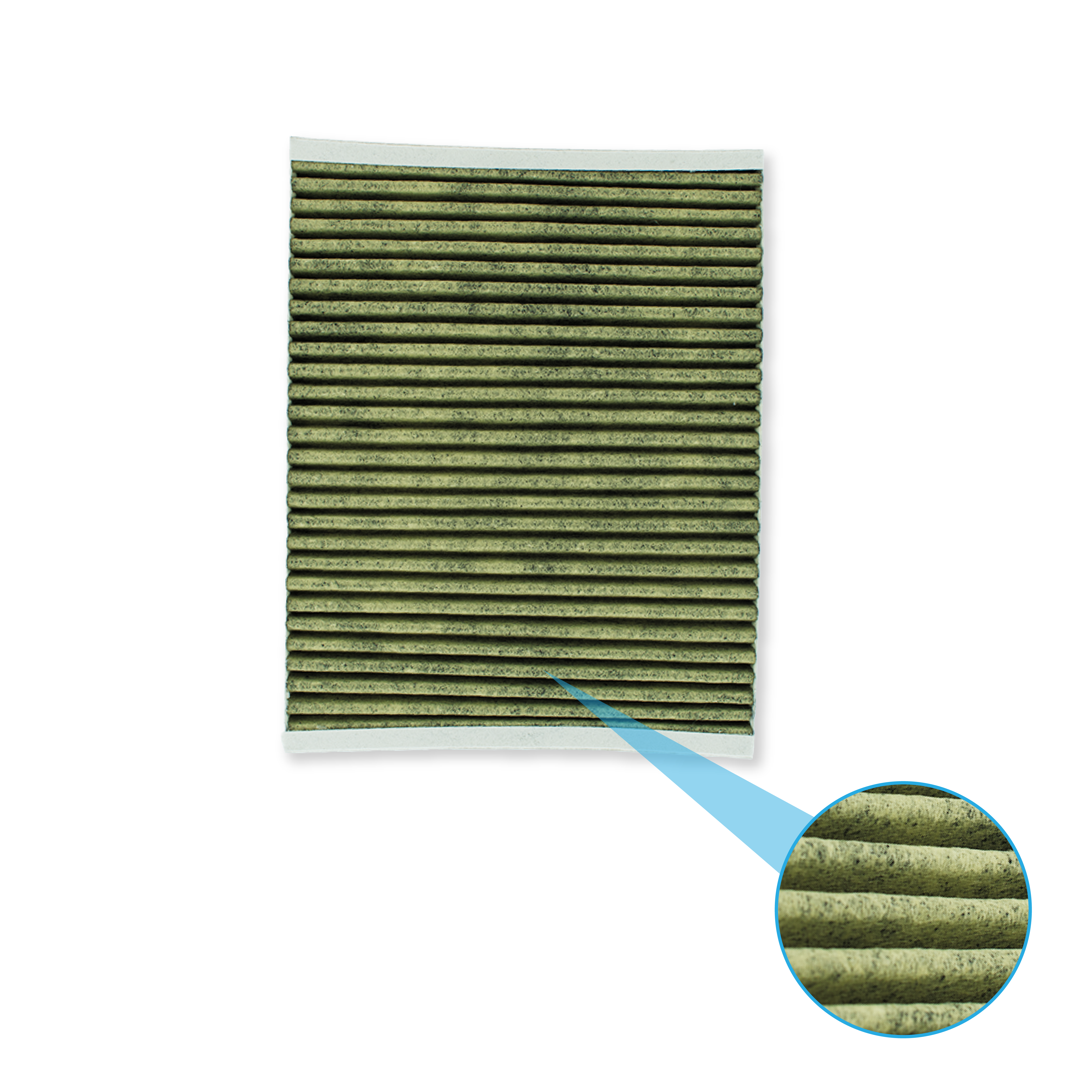 Un filtro aria verde plissettato con vista ravvicinata su sfondo bianco.