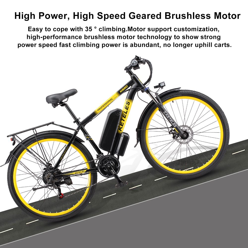 Una bici elettrica nera con cerchi gialli e marchio KETELS sta su una strada.