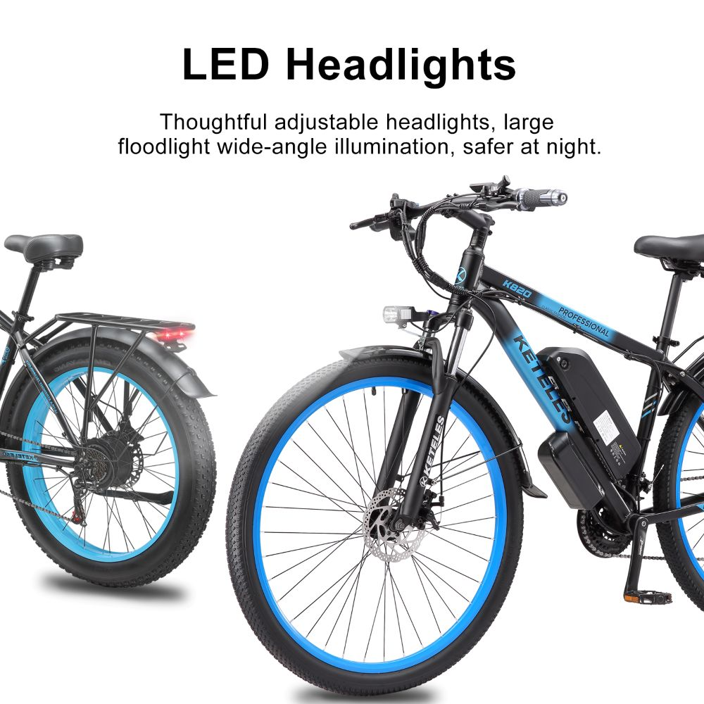 Vengono mostrate due e-bike nere con cerchi blu e fari a LED.