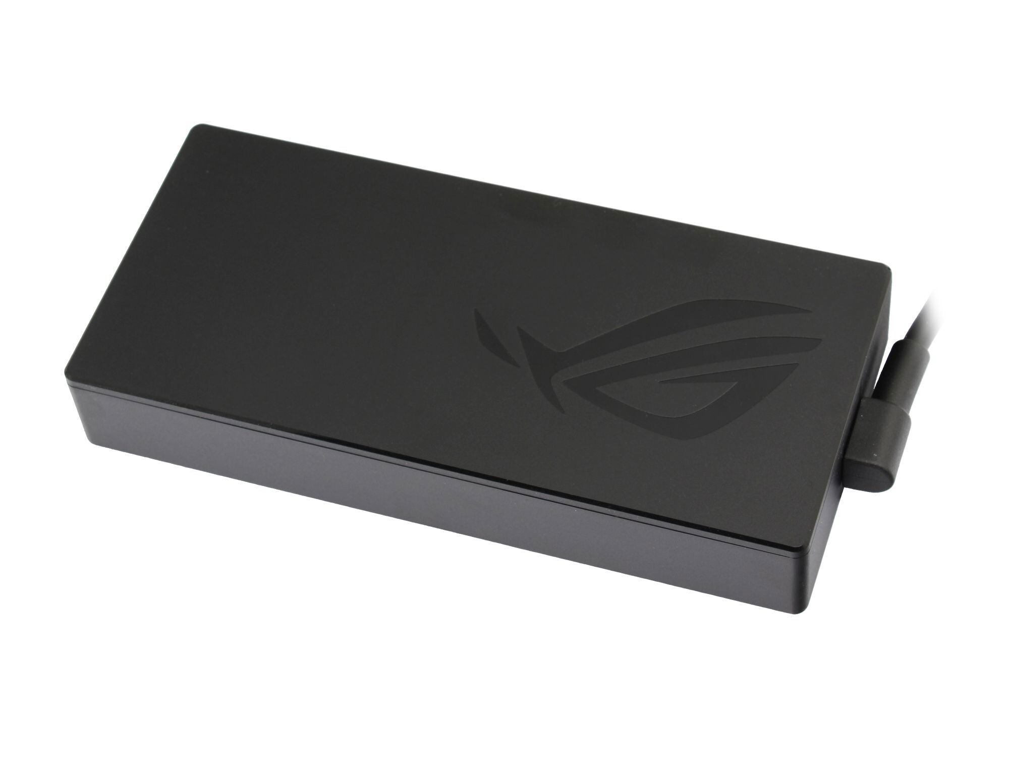 Ein schwarzer, rechteckiger Netzteilblock mit dem ROG-Logo.